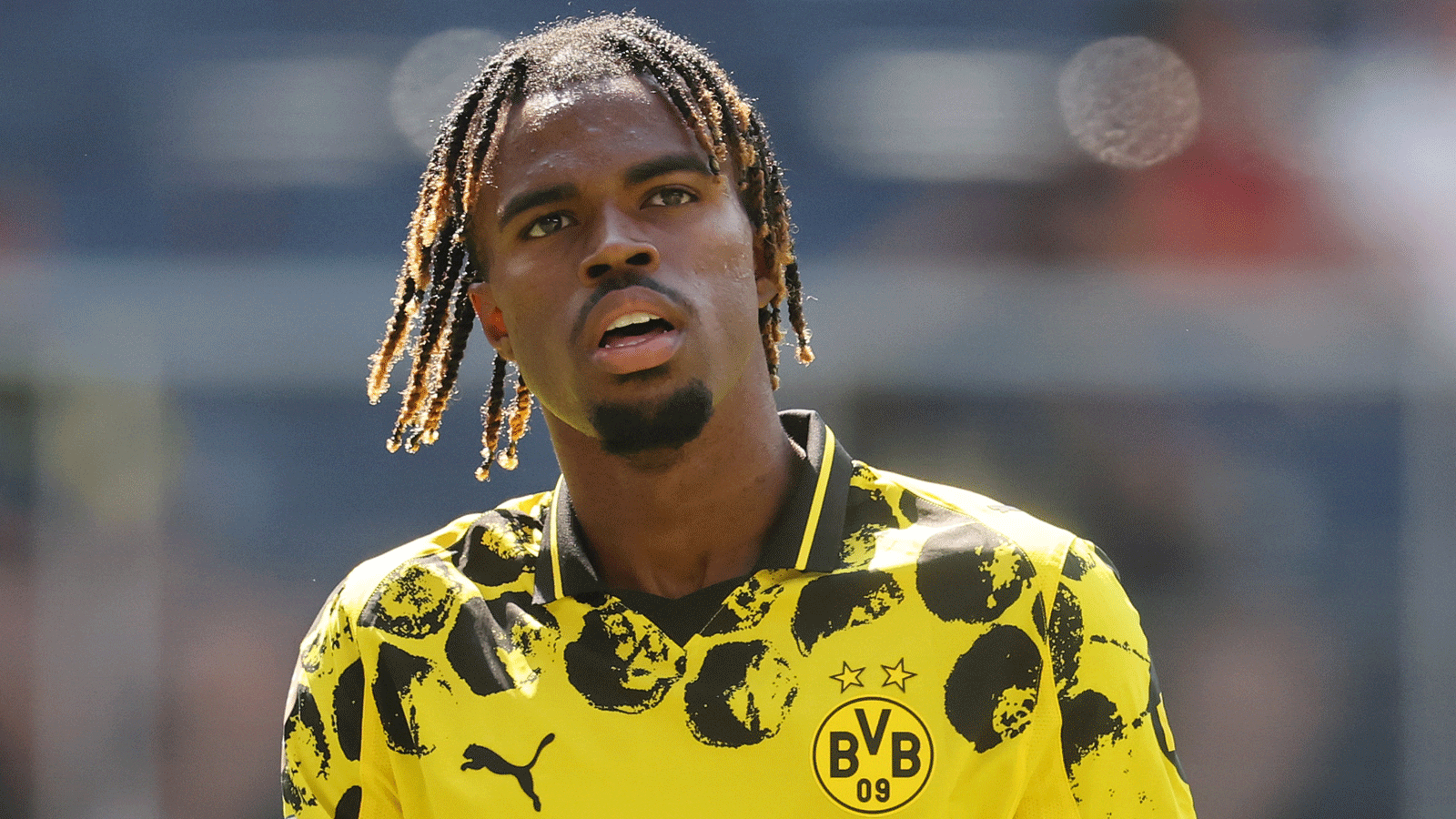 Borussia Dortmund Advances Dual Chelsea Transfers: Nearing Permanent Acquisition of Carney Chukwuemeka and Pursuing Separate Loan Deal