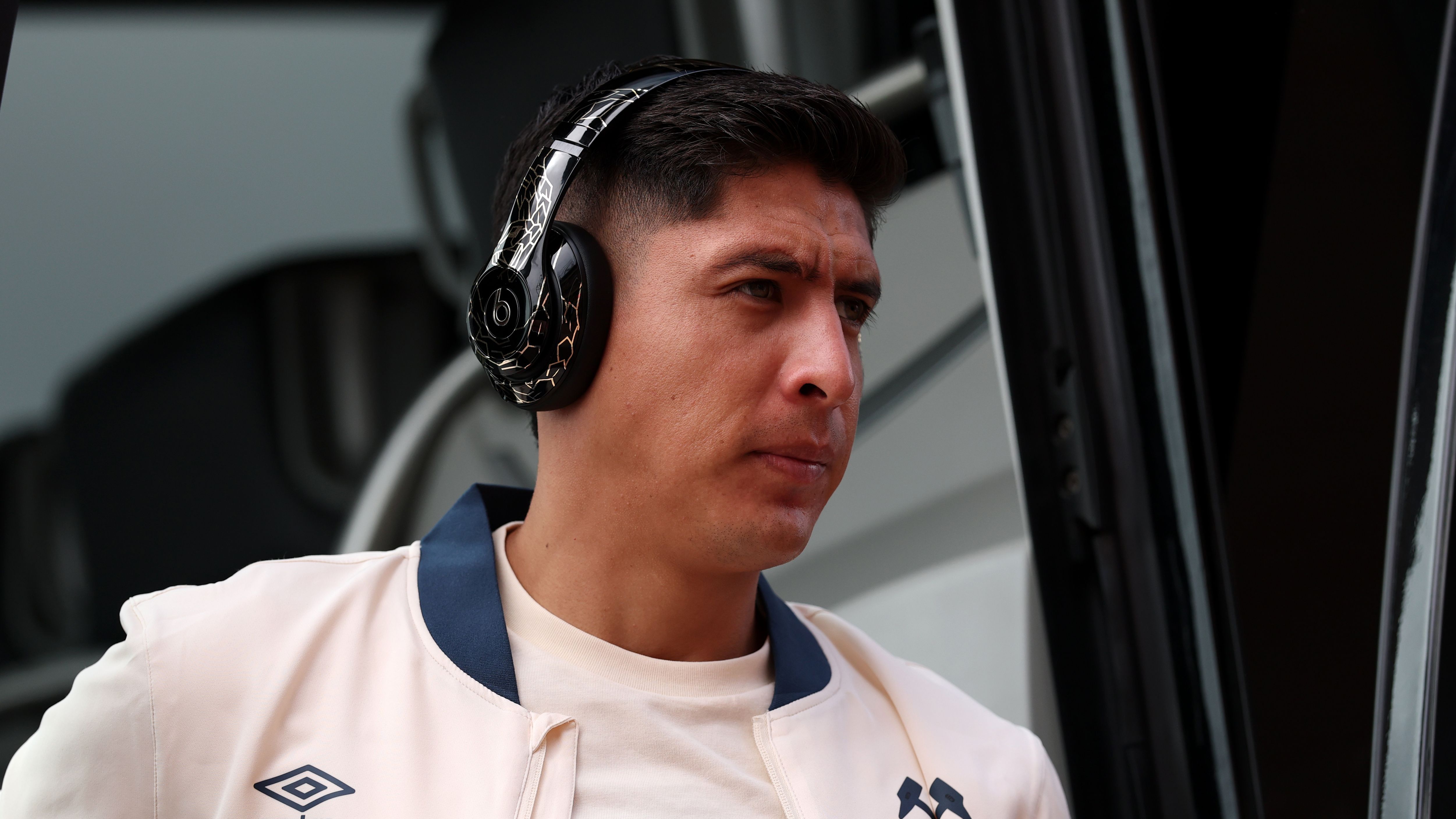 Jose Mourinho Finalizes Transfer of West Ham Star to Fenerbahce