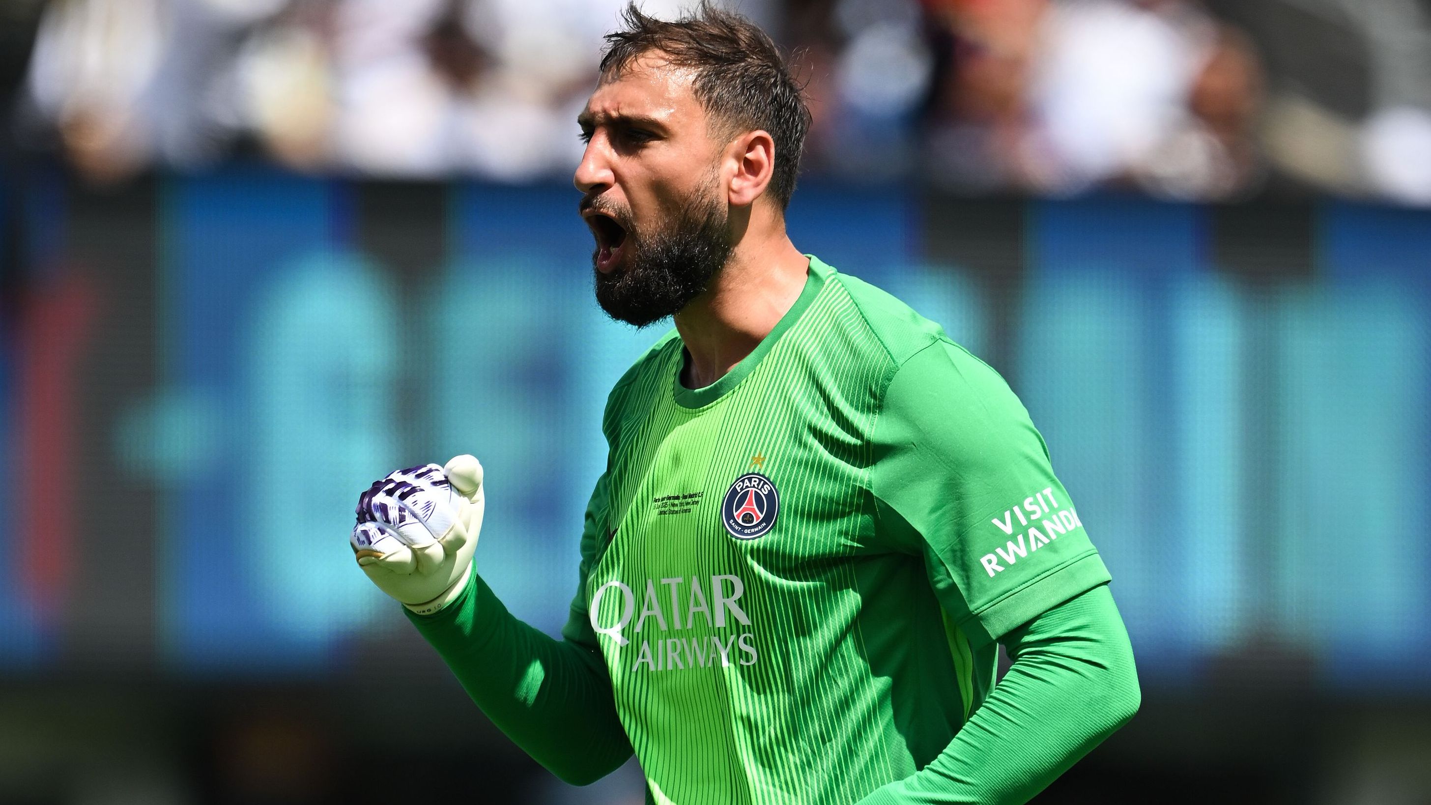 Analyzing Manchester City's Strategic Challenges in Securing Gianluigi Donnarumma's Transfer