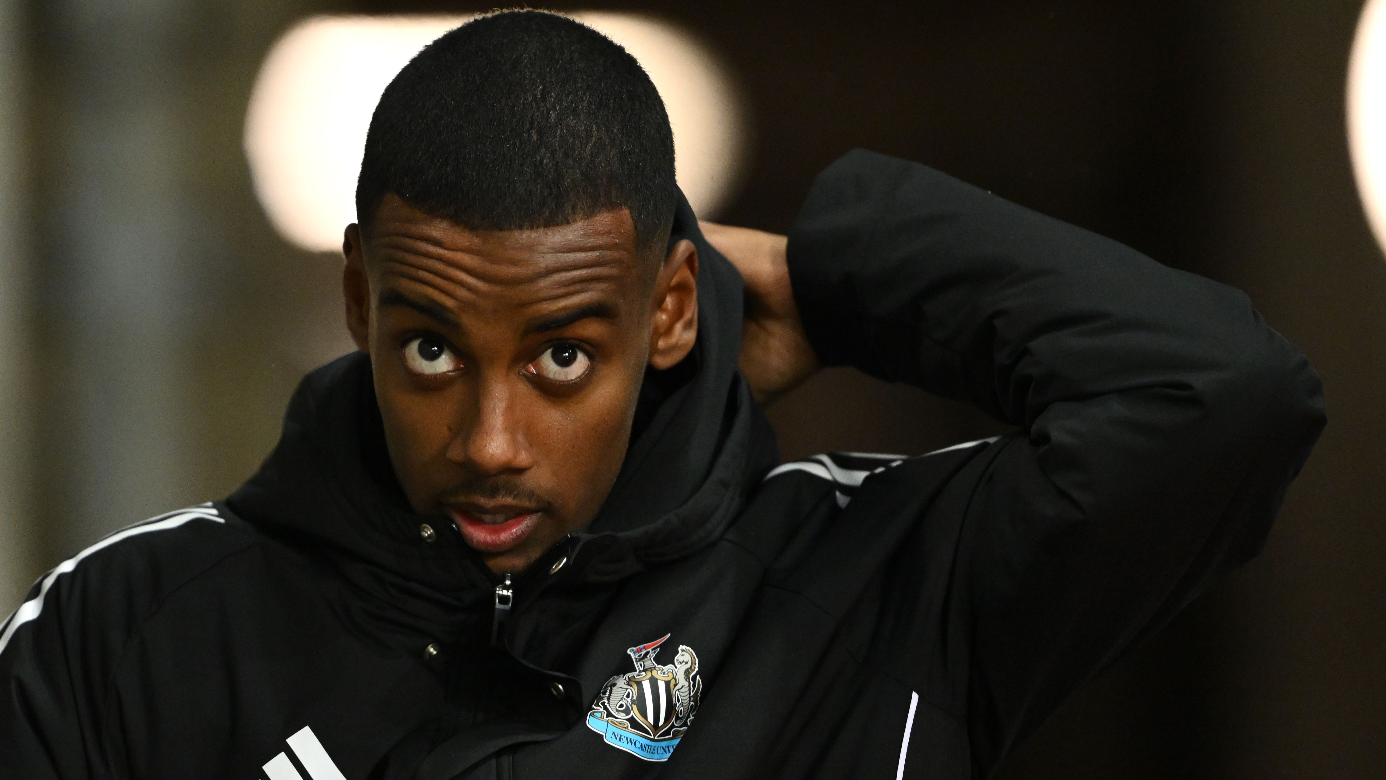Alan Shearer Recommends Alexander Isak Terminate His Agency Representation, Critiquing the Striker's Misguided Public Comments