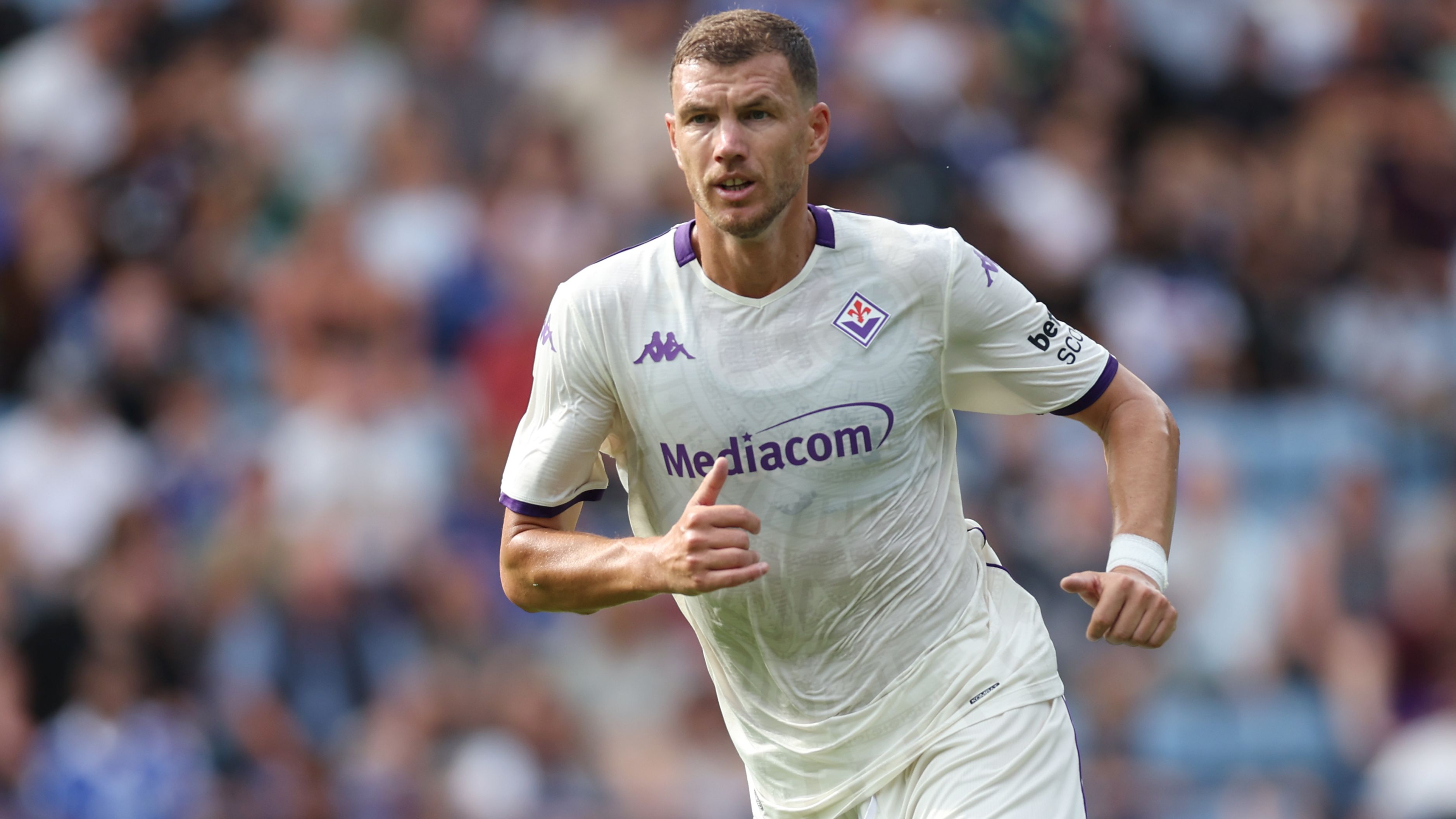 Edin Dzeko Identifies a Unique Coach as the Leading Mentor for Strikers, Outranking José Mourinho