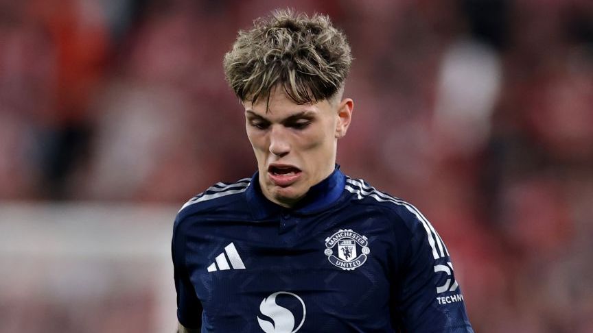 Alejandro Garnacho's Potential Transfer to Chelsea: Navigating Manchester United's £50m Valuation Discussions