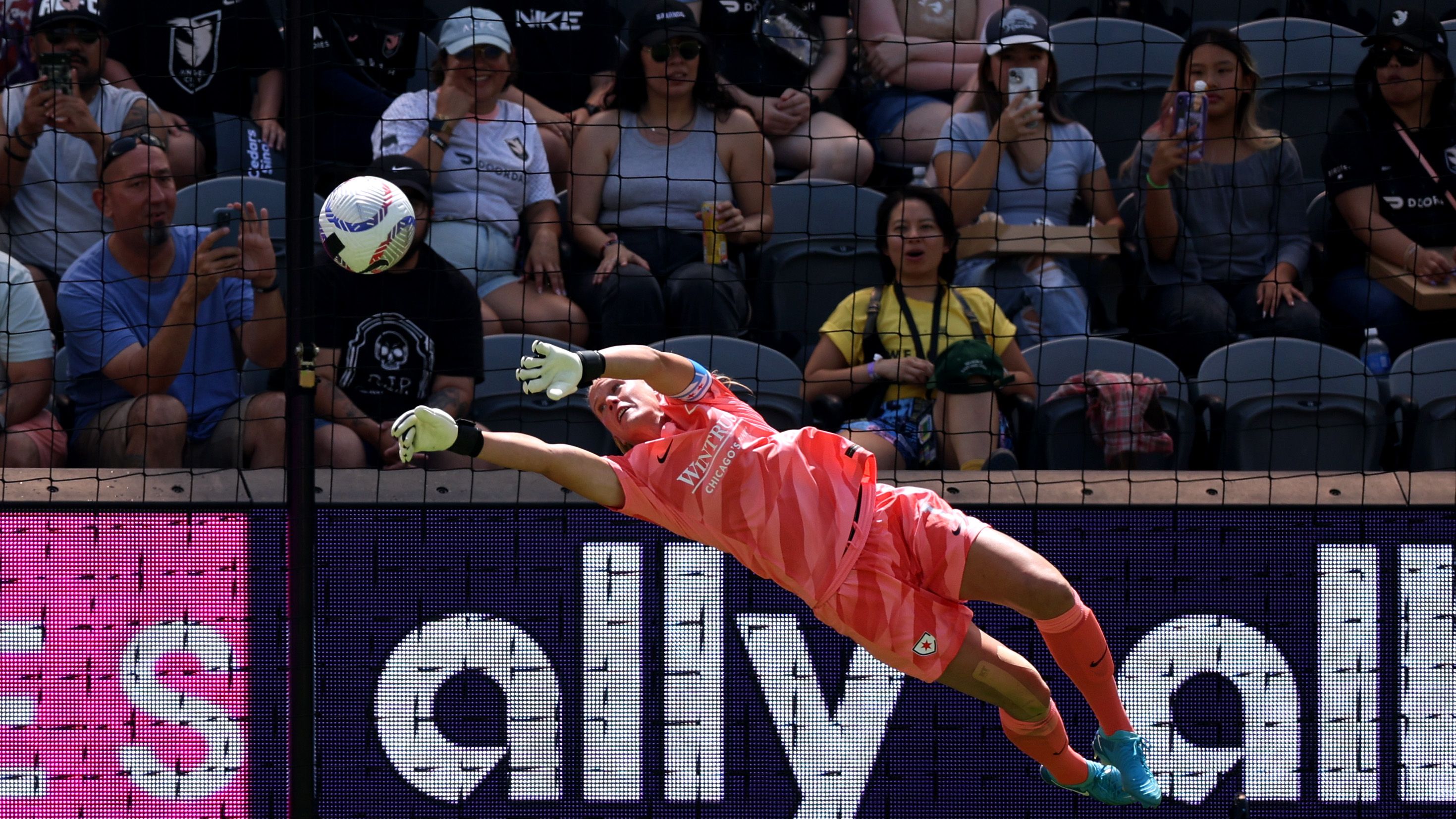 Alyssa Naeher of the USWNT Secures NWSL Milestone with Clutch Stoppage-Time Goal in Chicago Red Stars' Draw Against Seattle Reign