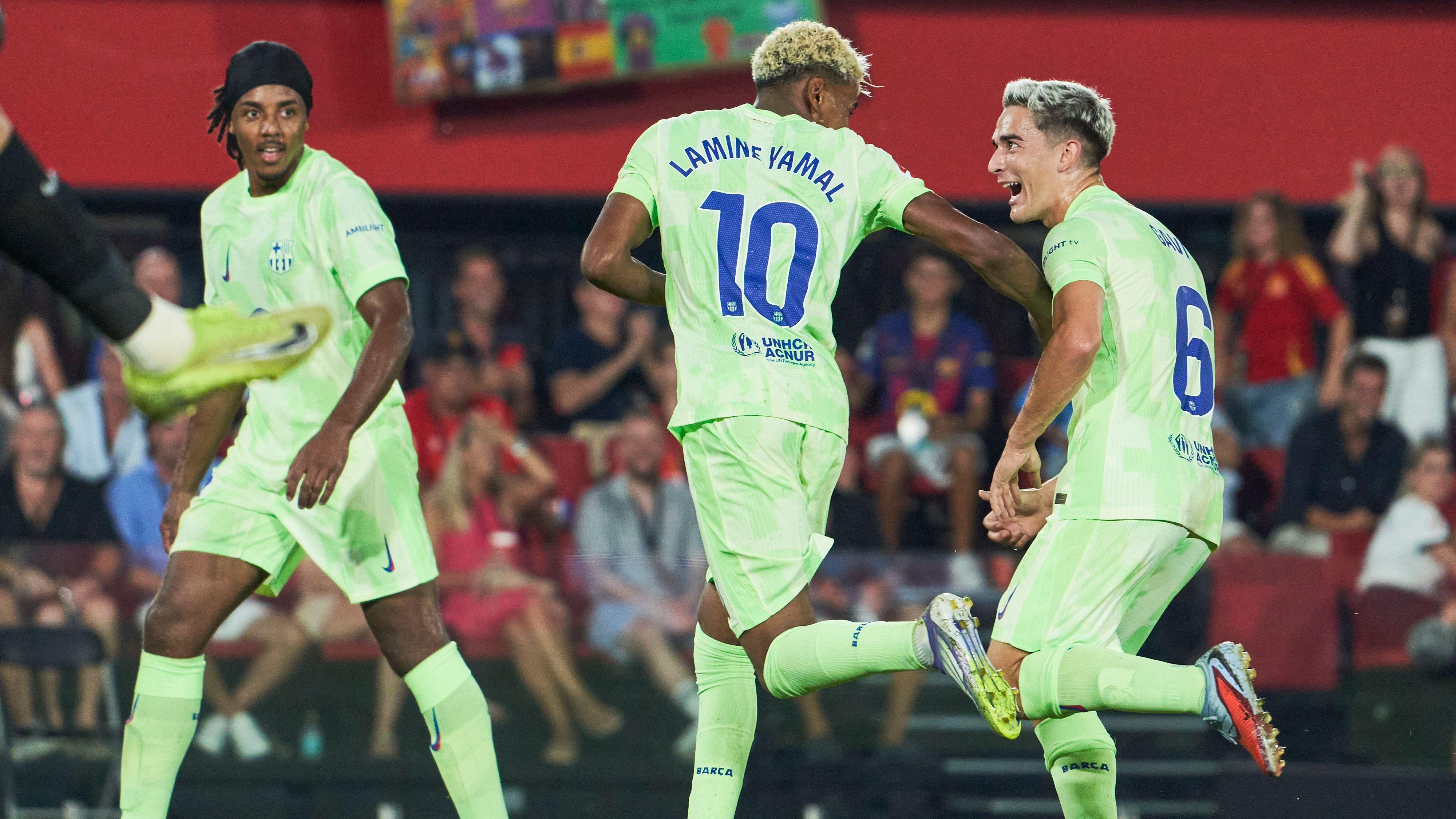West Ham United and Wolverhampton Wanderers Target Barcelona Midfielder Valued at €30 Million