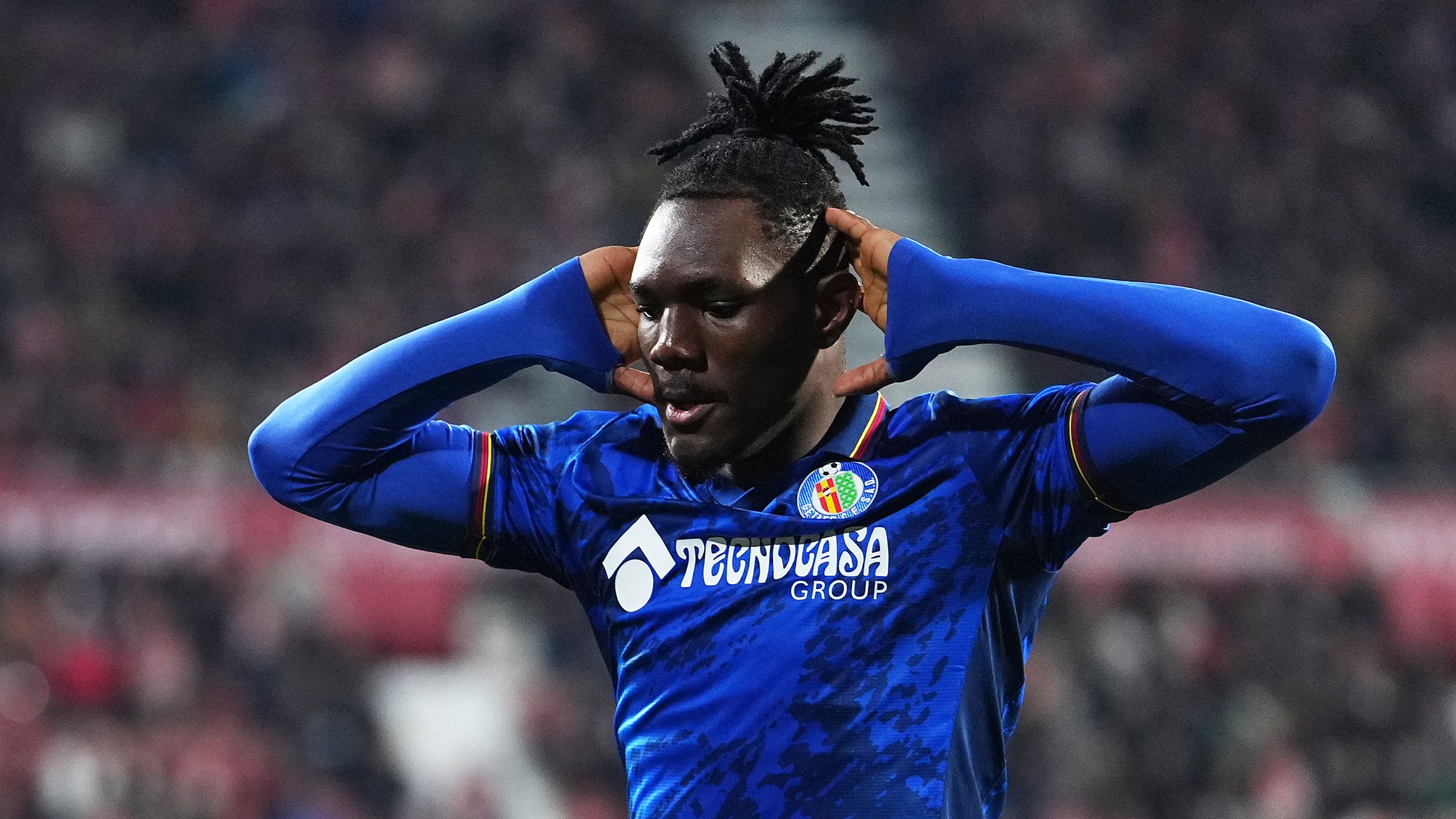 Getafe Manager Confirms Club's Obligation to Evaluate Offers for Leeds United Transfer Target