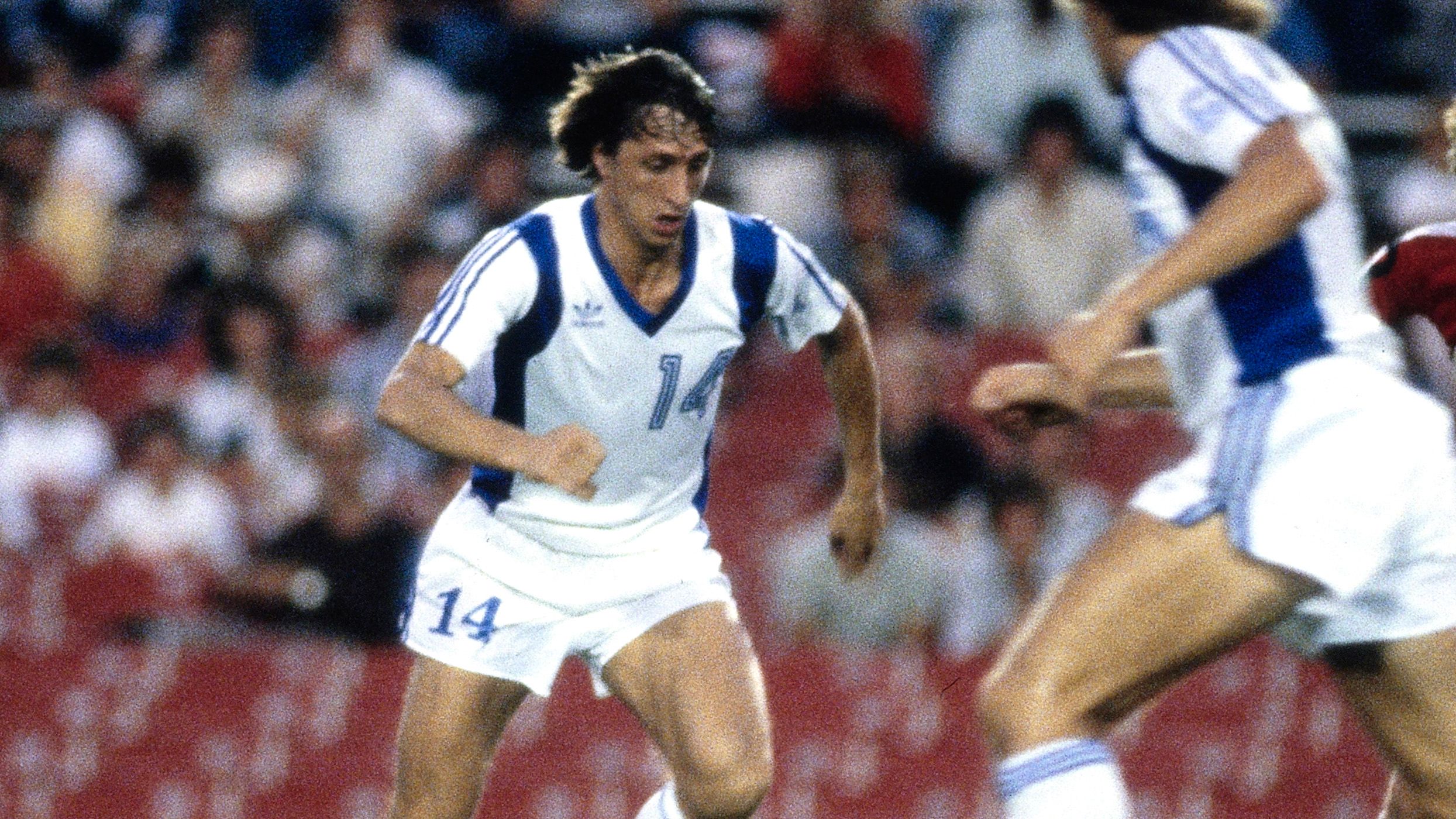 BALLBB's Hall of Fame: Johan Cruyff – The Visionary Dutch Innovator Who Revolutionized Football