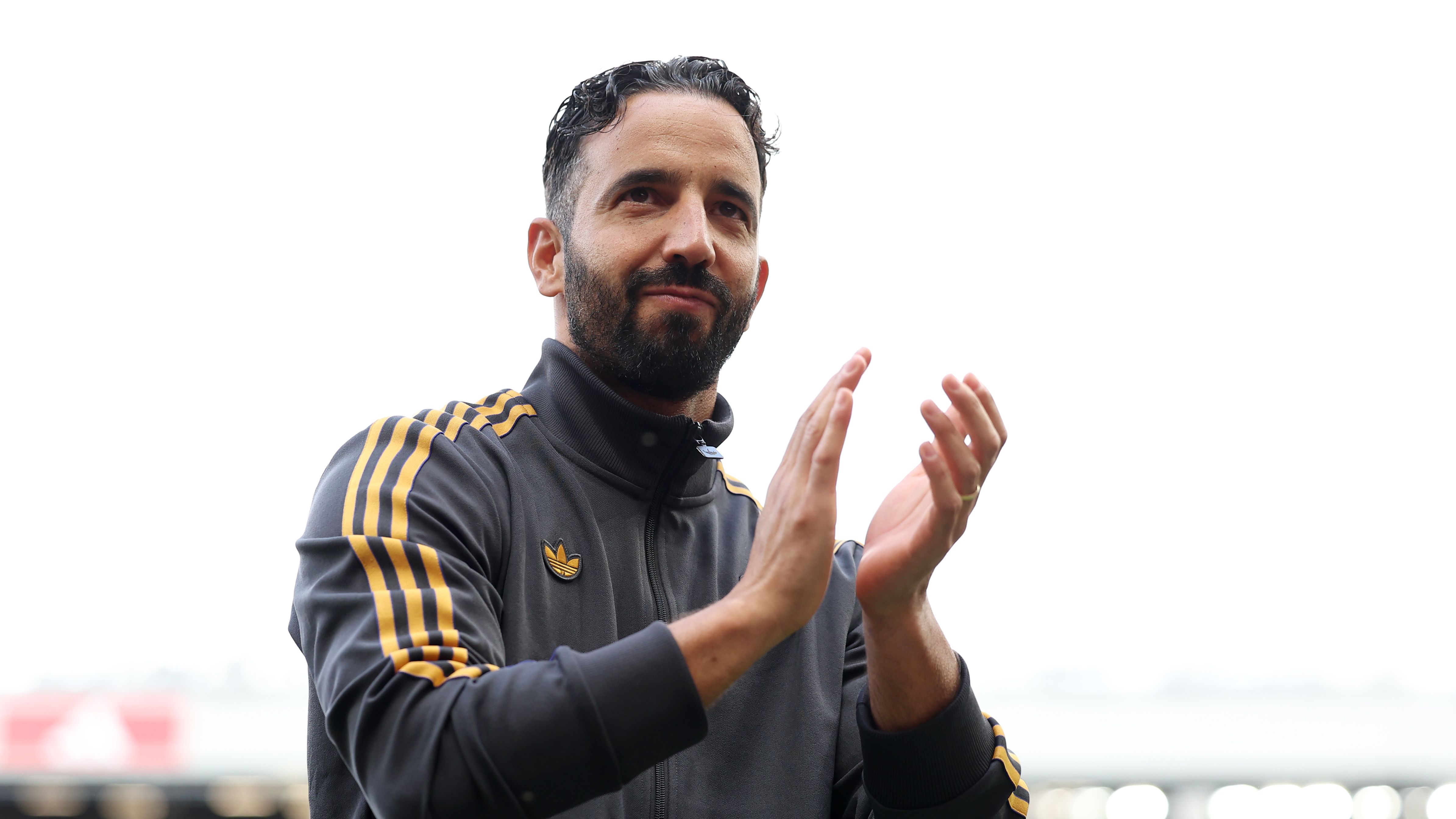 Questioning Benjamin Sesko's Potential Move to Manchester United: Treble-Winning Ex-Player Advocates for a More Established Striker Like Ollie Watkins Over a Hojlund-Style Gamble