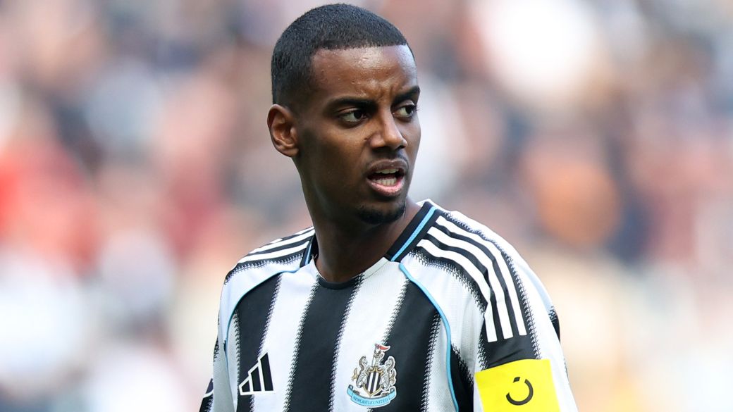 Eddie Howe Urges Swift Resolution for Alexander Isak's Newcastle Future and Supports Fans' Right to Their Chant Ahead of Key Match Against Liverpool