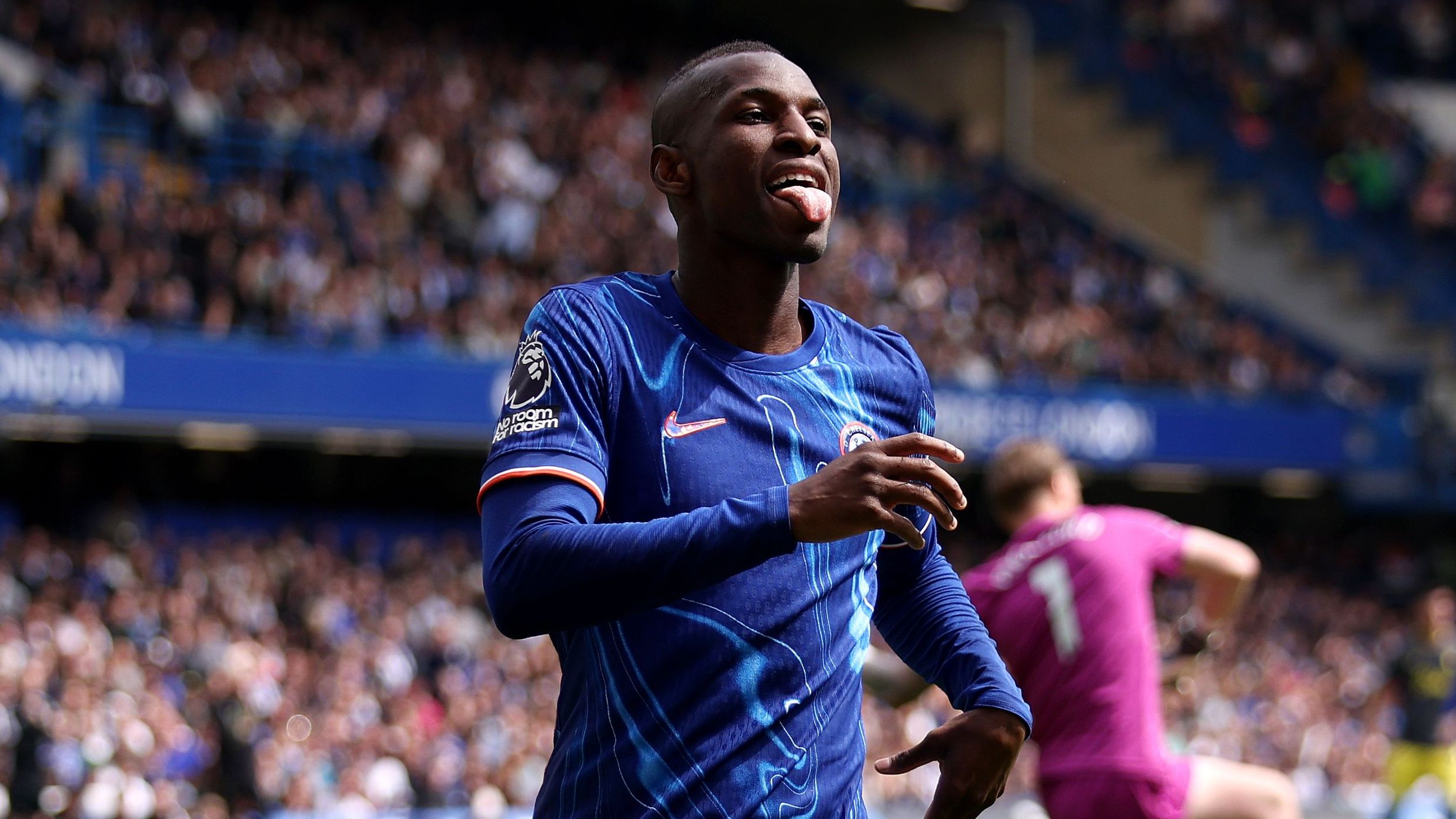 Enzo Maresca Clarifies Chelsea's Position on Nicolas Jackson's Future: Striker Free to Leave but Not Excluded from Training