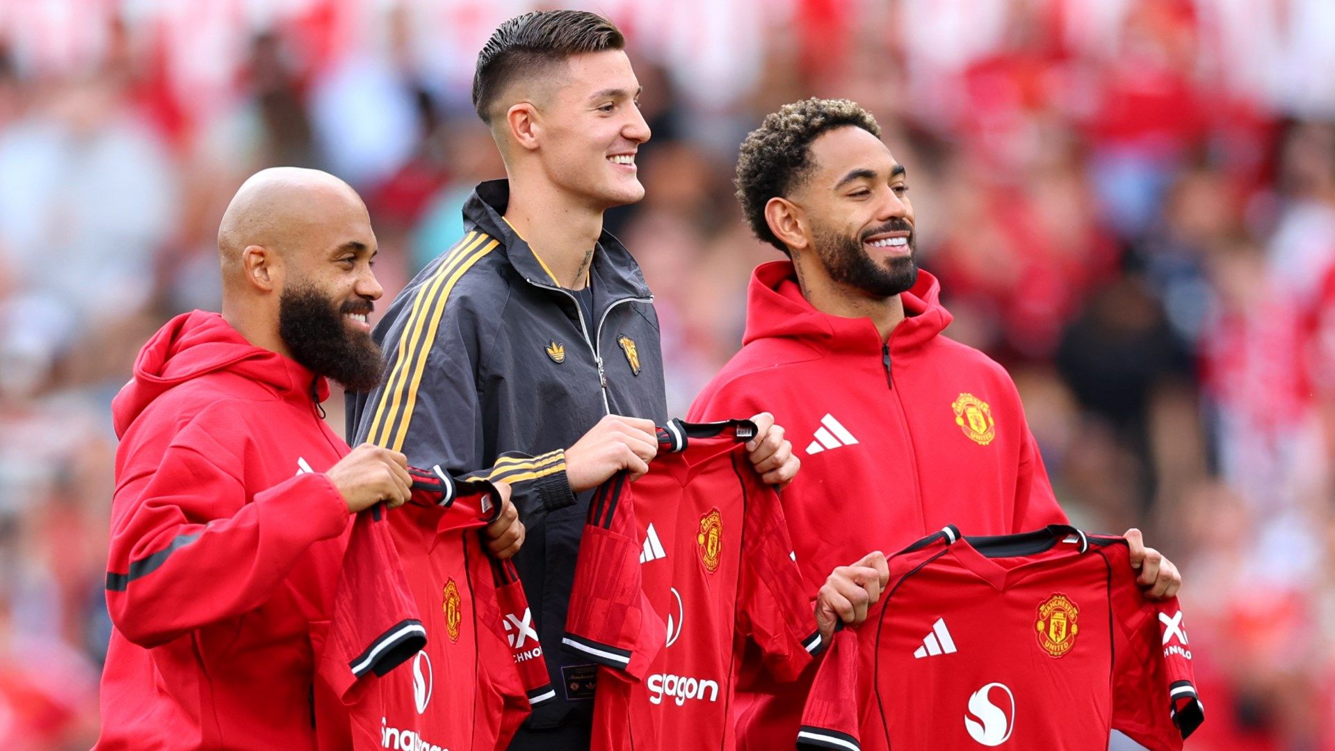Ex-Manchester United Star Warns of Historical Parallels in Club's Signing of Benjamin Sesko Over Ollie Watkins Amid Performance Concerns