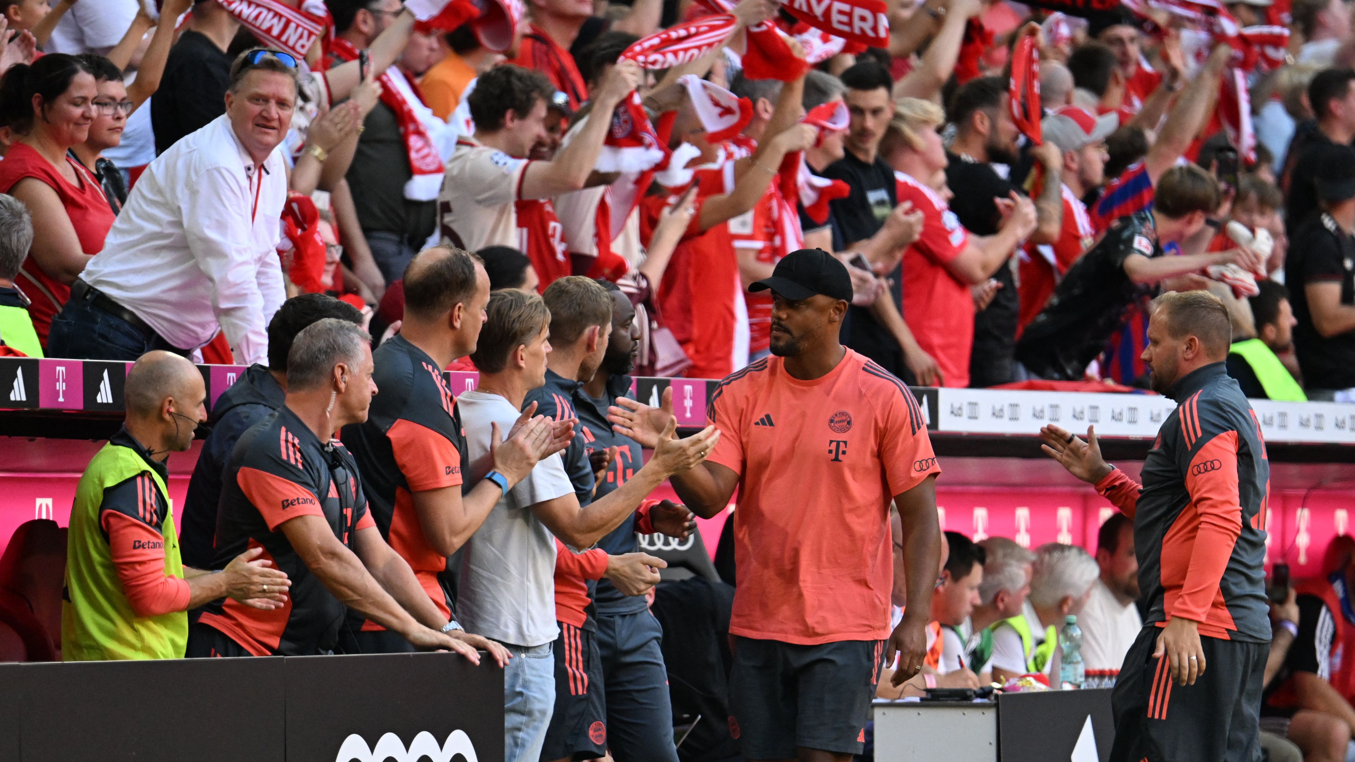 Vincent Kompany Reflects Emotionally on Kingsley Coman's Departure as Bayern Munich Approves Transfer to Al-Nassr