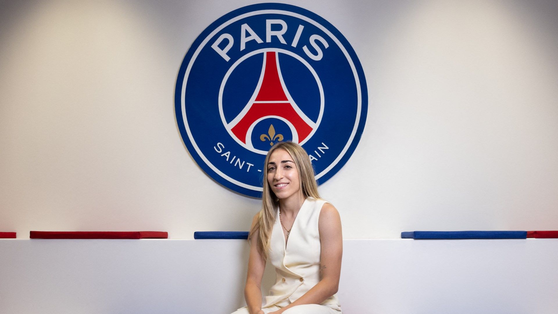 Acquiring Fridolina Rolfo: Manchester United's Strategic Move to Compete – BALLBB Evaluates the Top Women's Transfers in the 2025 Summer Window
