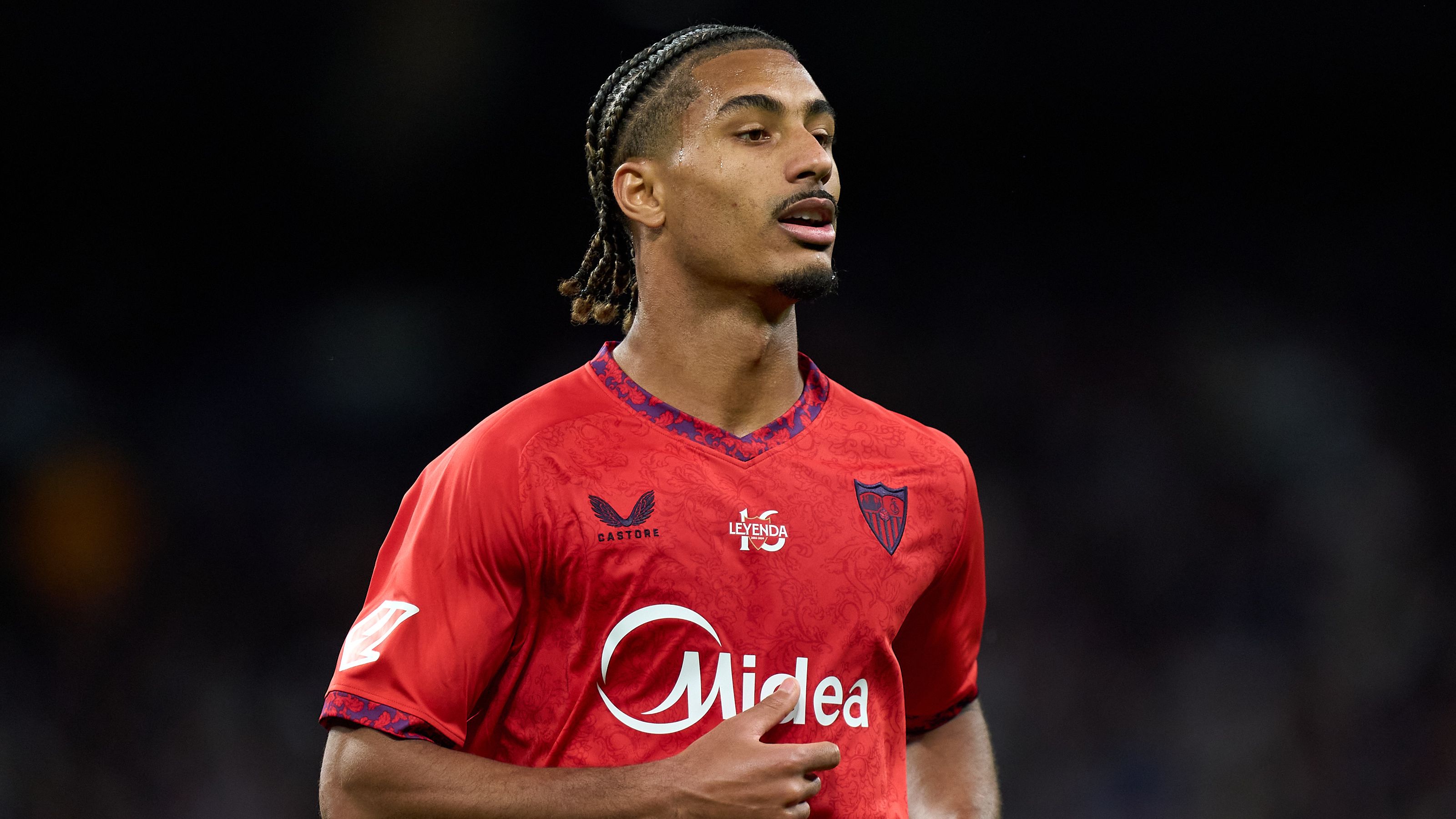 Sevilla Defender Opts for Inter Milan, Rejecting Offers from Bayer Leverkusen, Bournemouth, and Erik ten Hag's Interest