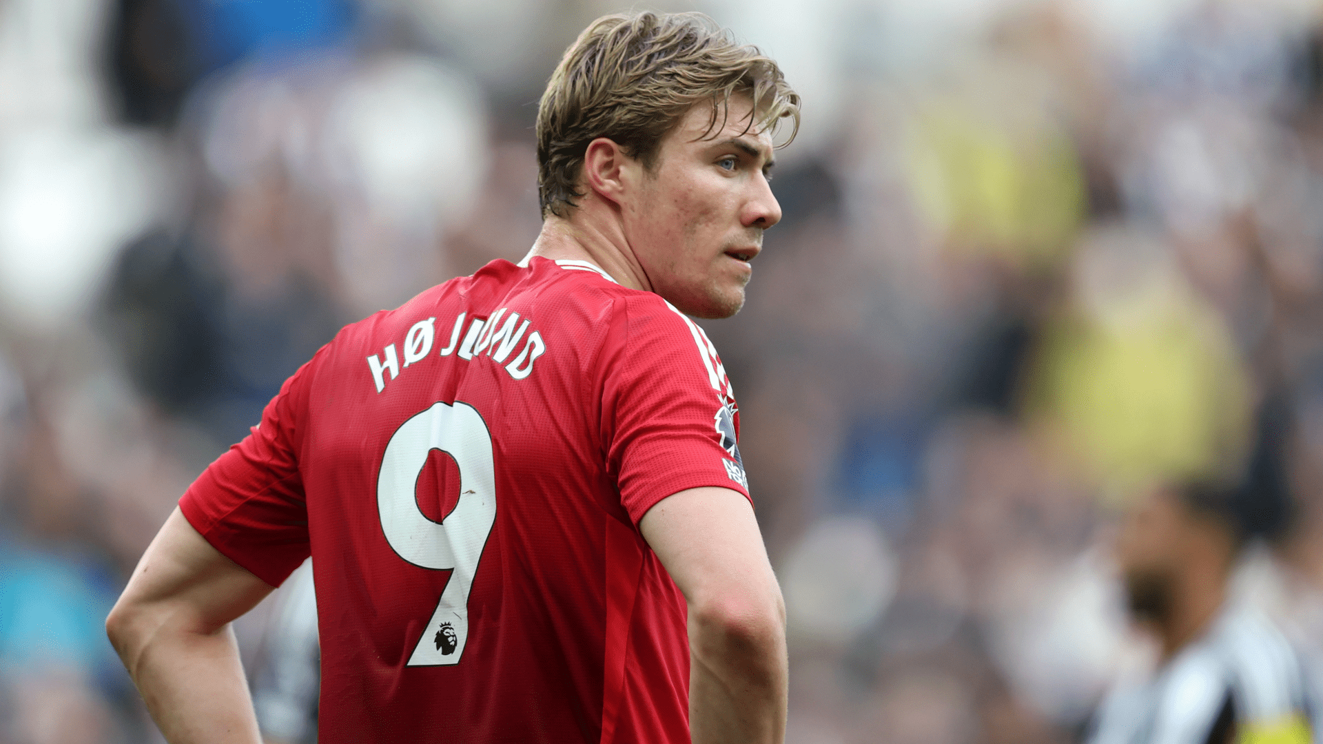 Fulham Targets Manchester United's Rasmus Højlund as AC Milan Expresses Strong Interest