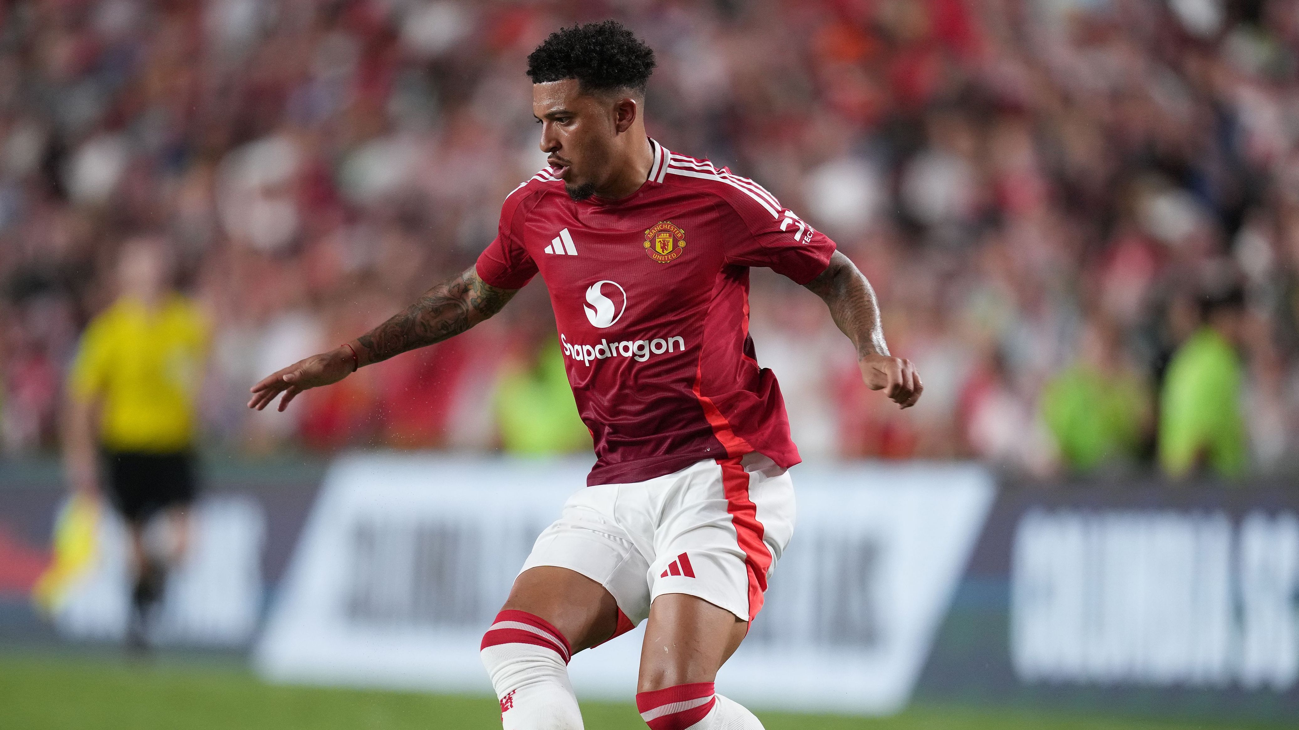 Roma Issues Transfer Ultimatum to Jadon Sancho as Manchester United Urges Response to Sole Offer