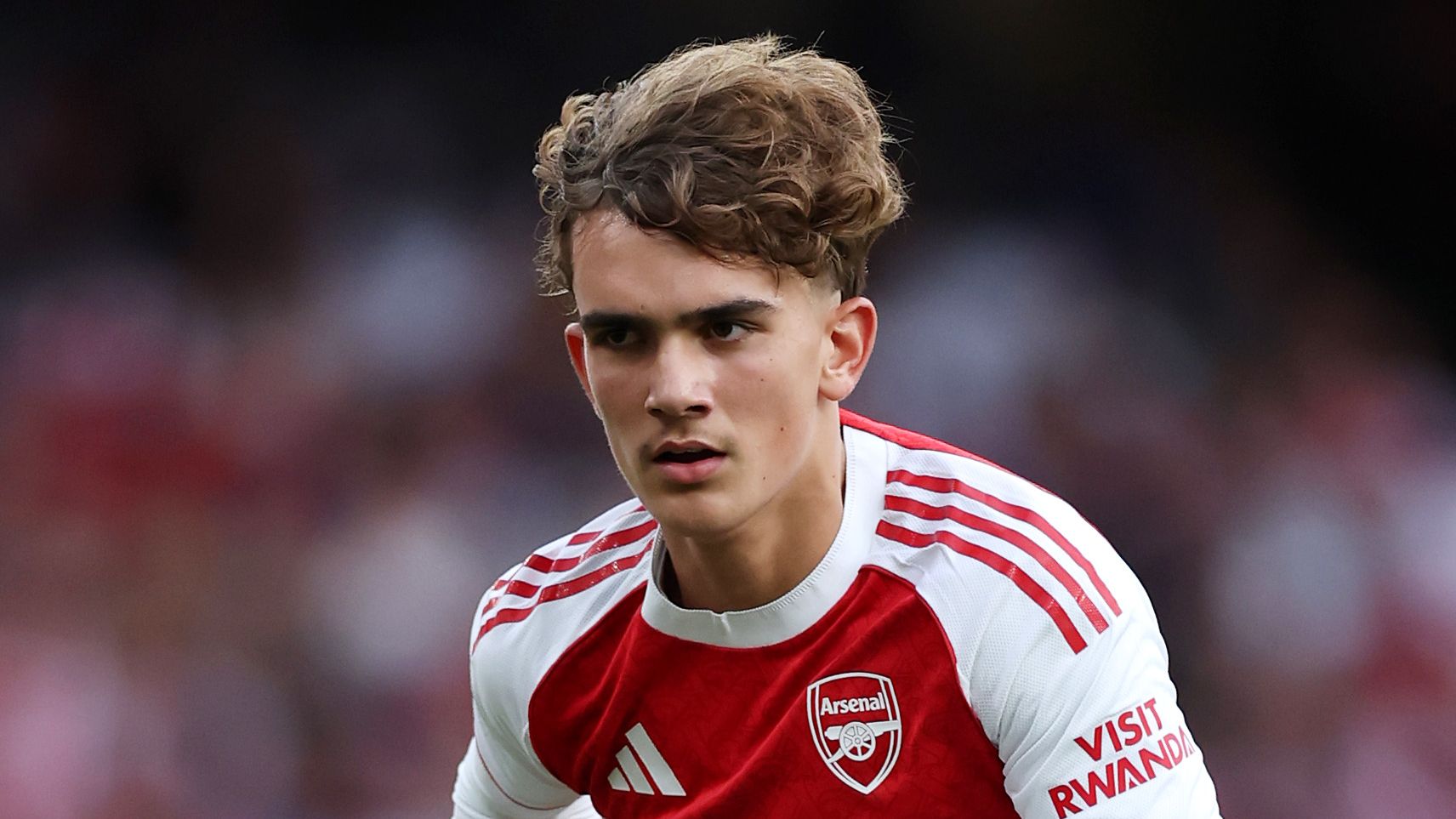 Wayne Rooney Defends Arsenal's Decision to Deny Penalty to Max Dowman, as Fans Urge 15-Year-Old Prospect to Rise to the Challenge Against Leeds