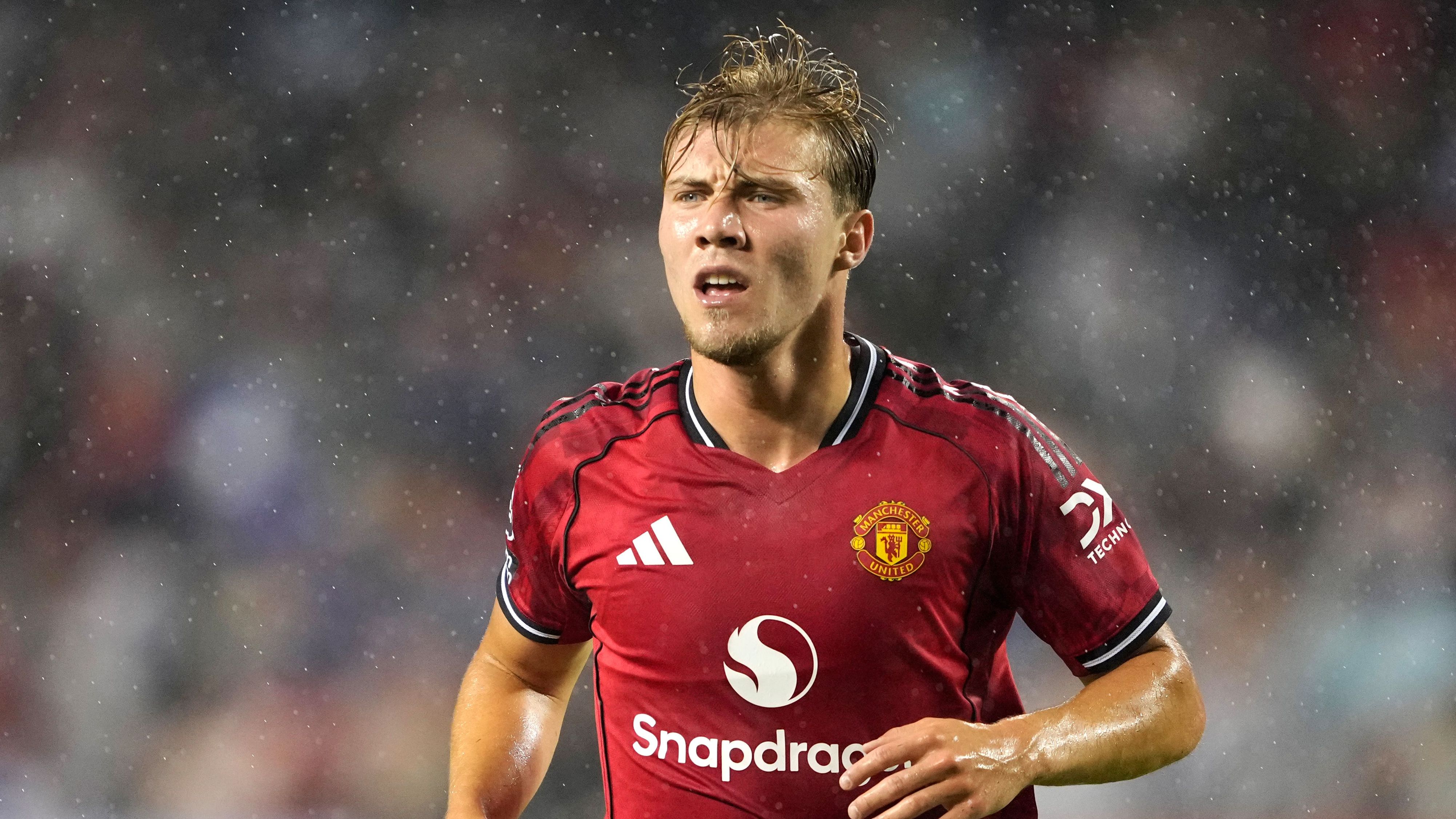 Scott McTominay Contacts Rasmus Hojlund to Persuade Former Manchester United Teammate to Join Napoli Amid €45m Transfer Preparations