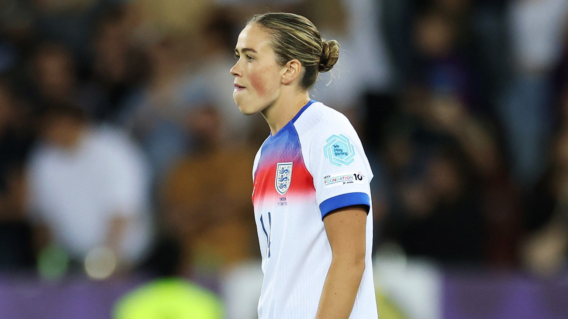 Manchester City Targets England Lionesses Midfielder Grace Clinton as Contract Extension with Manchester United Remains Unsigned