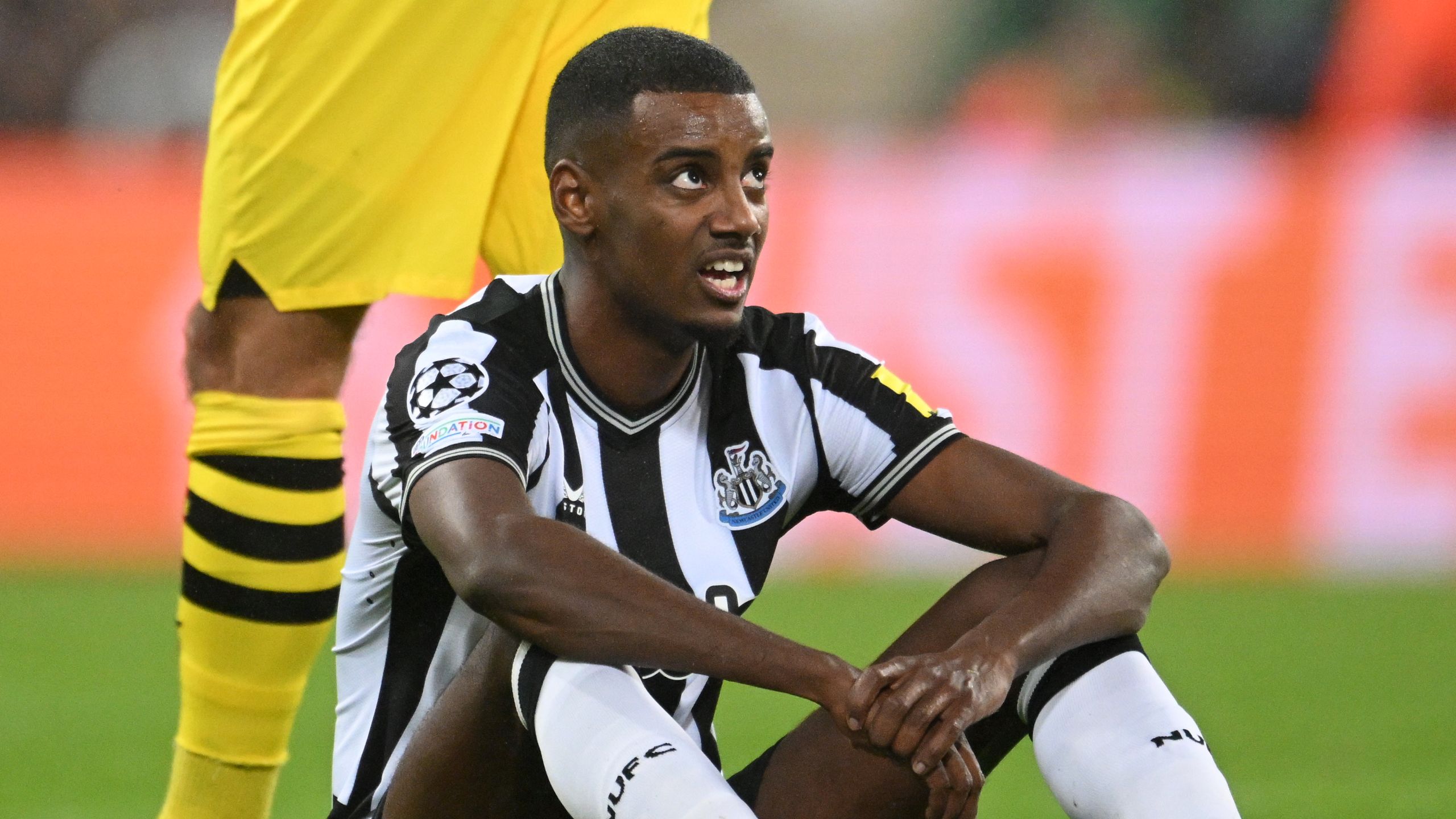 Newcastle United Co-Owner and PIF Representatives Hold Strategic Discussions at Alexander Isak's Residence Regarding the Striker's Future Amid Liverpool Interest