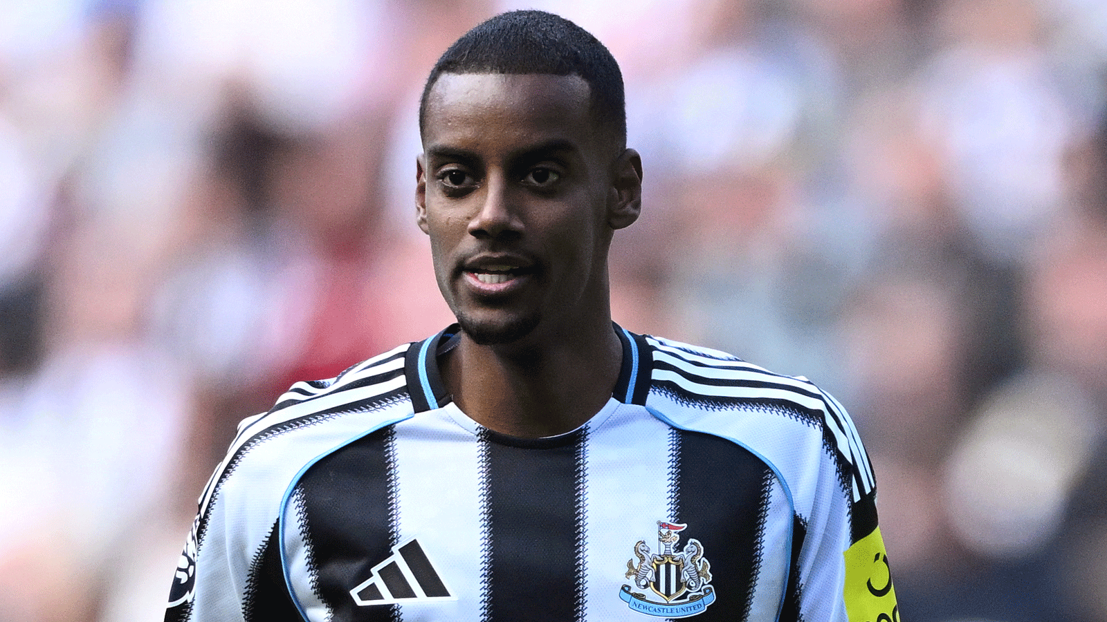 Newcastle United Co-Owner and PIF Representatives Hold Strategic Discussions at Alexander Isak's Residence Regarding the Striker's Future Amid Liverpool Interest