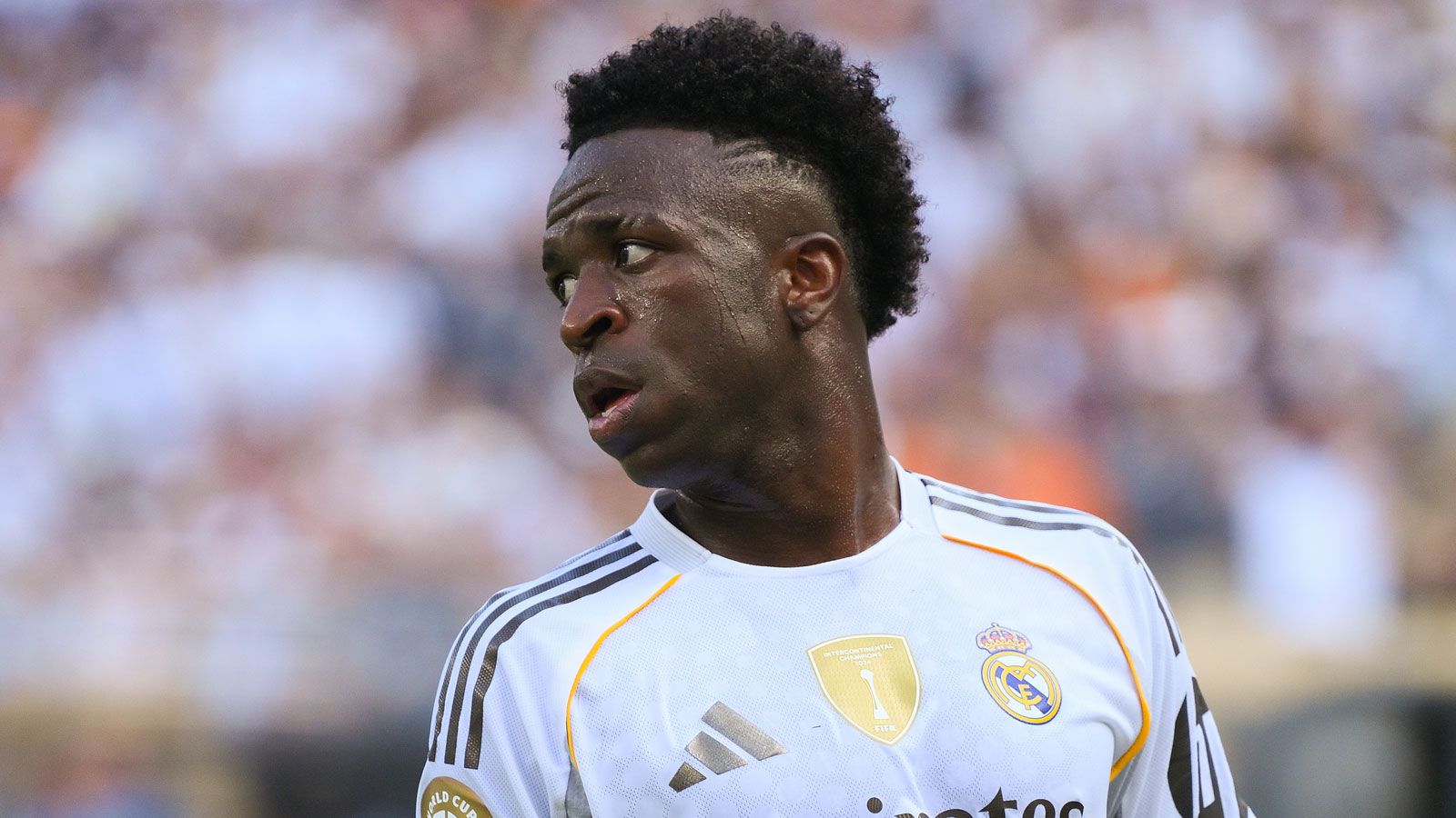 Real Madrid Legend Criticizes Vinicius Junior's Behavior as Unfitting, Suggests Winger's Sale