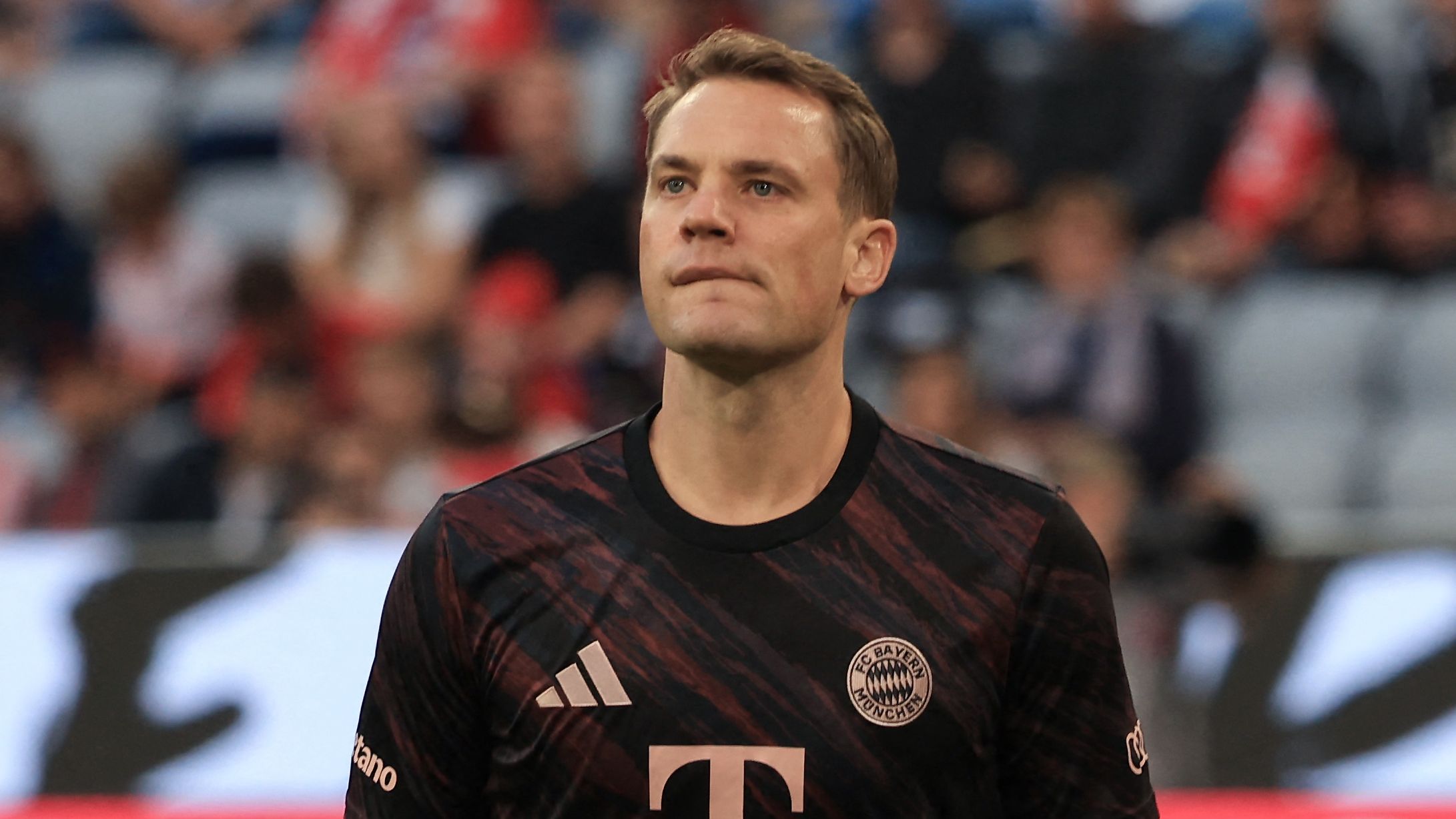 Eric Dier Hails Manuel Neuer as the Greatest Goalkeeper, Reflecting on the Honor of Playing with the Bayern Munich Legend and Noting English Fans' Underestimation of His Abilities