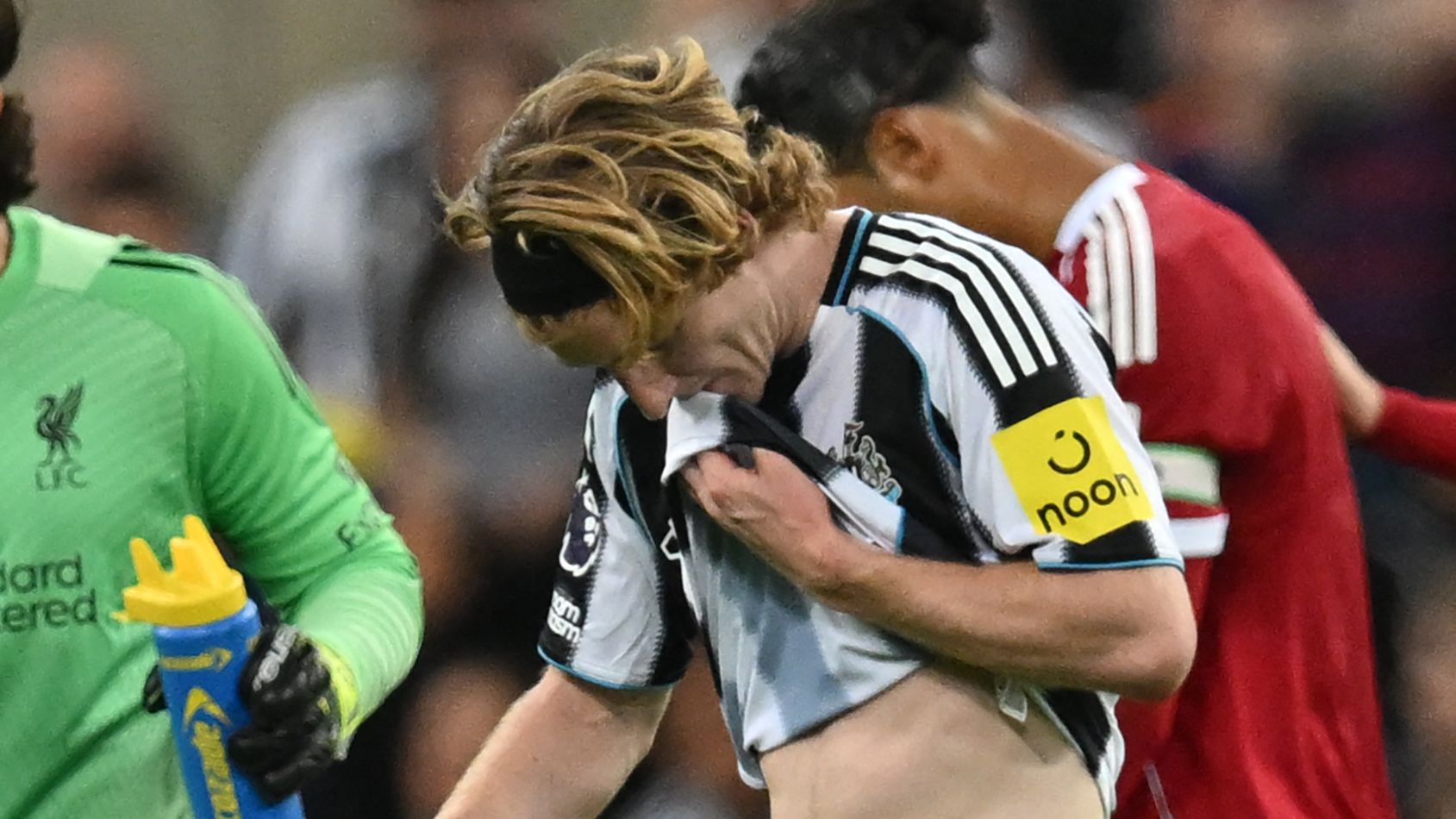 Bruno Guimaraes Assesses Anthony Gordon's Costly Red Card for Challenge on Virgil van Dijk in Newcastle's Defeat to Liverpool