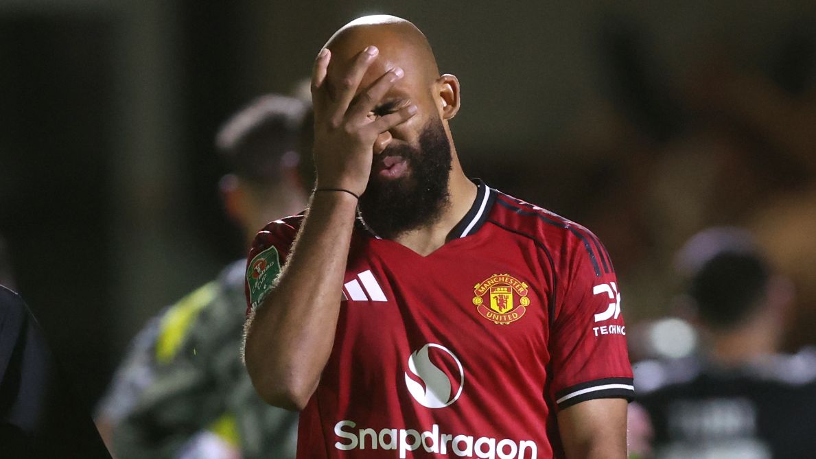 Grimsby Goalkeeper and Manchester United Fan Expresses Disappointment in Ruben Amorim's Side After Carabao Cup Defeat