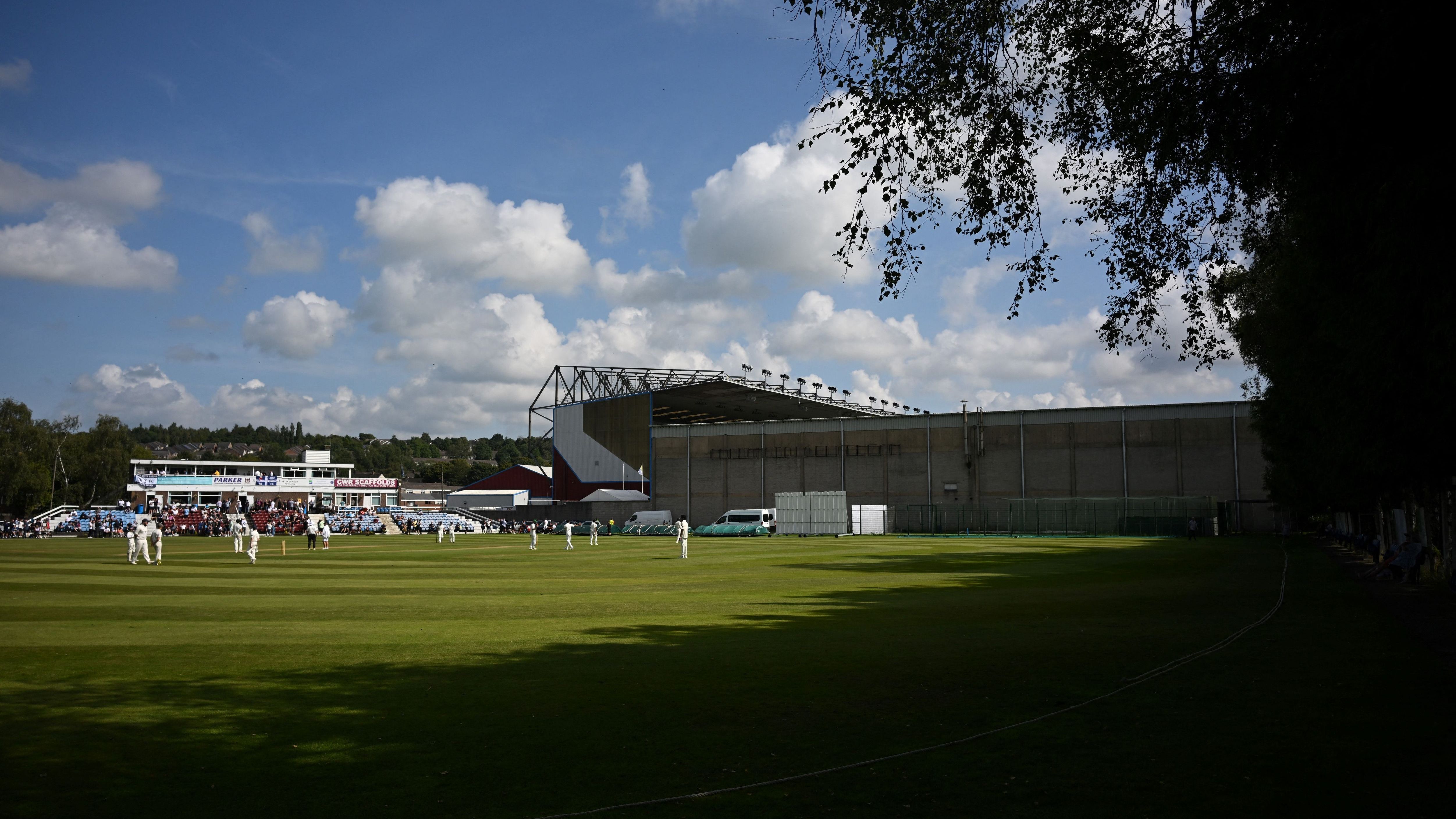 Matt Beard Resigns from Burnley to Pursue Leicester Role After Sacking of Head Coach Amandine Miquel Ahead of WSL Season Opener