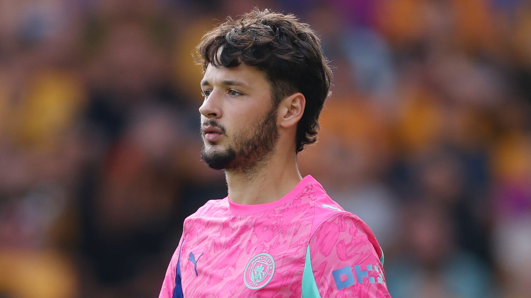 James Trafford Considers Departure from Manchester City Amid Transfer Negotiations with Club Managed by Manchester United Icon Following Challenging Season Start