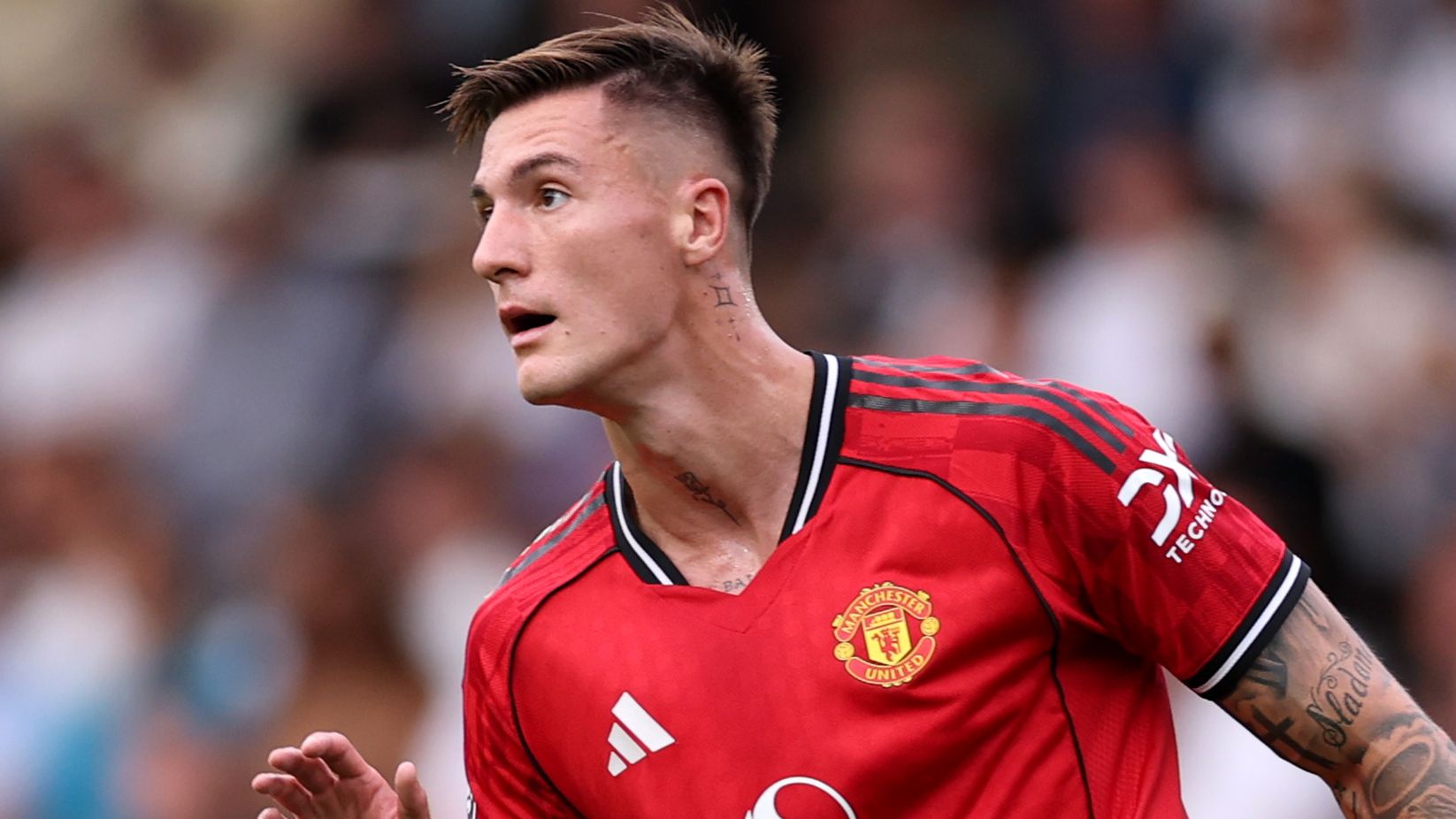Harry Maguire Endorses Benjamin Sesko: £74m Striker Poised to Challenge Defenders with Full Manchester United Squad Backing After Slow Start at Old Trafford