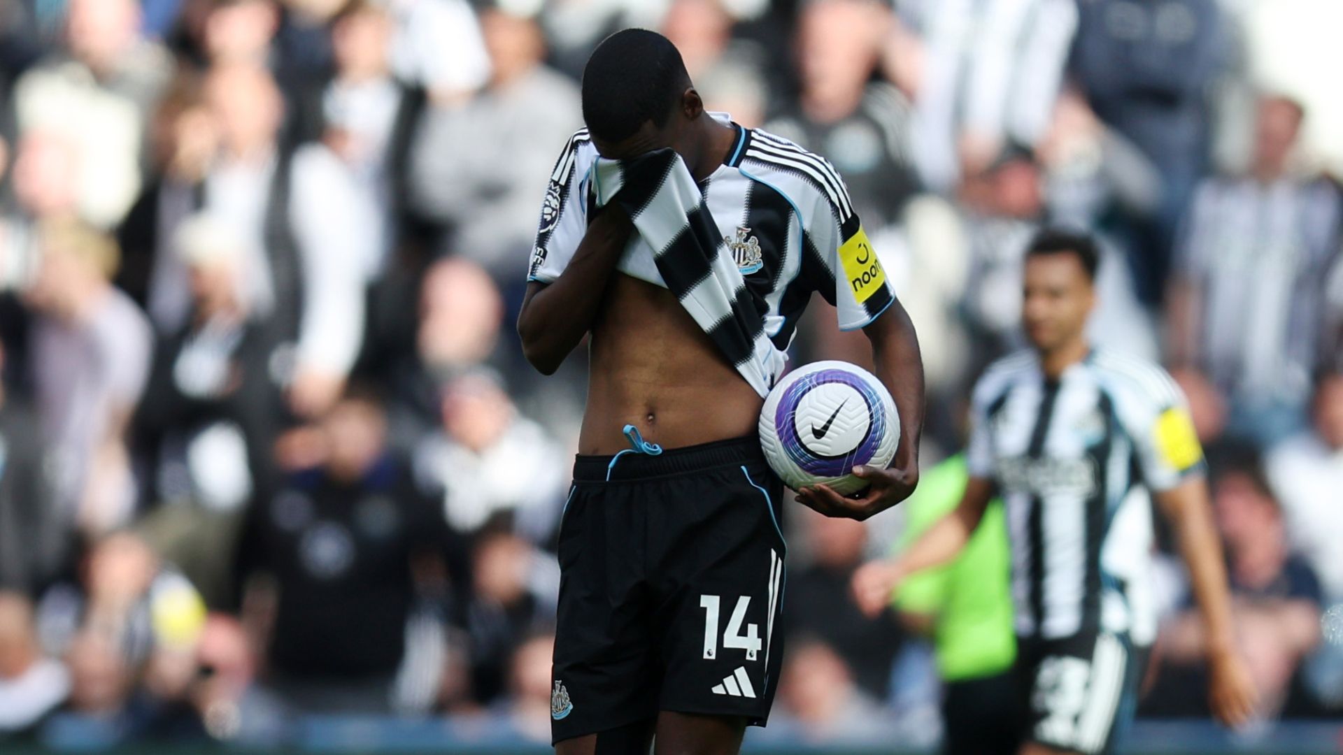 Alexander Isak Reaffirms Desire to Leave Newcastle in Direct Talks with Owners