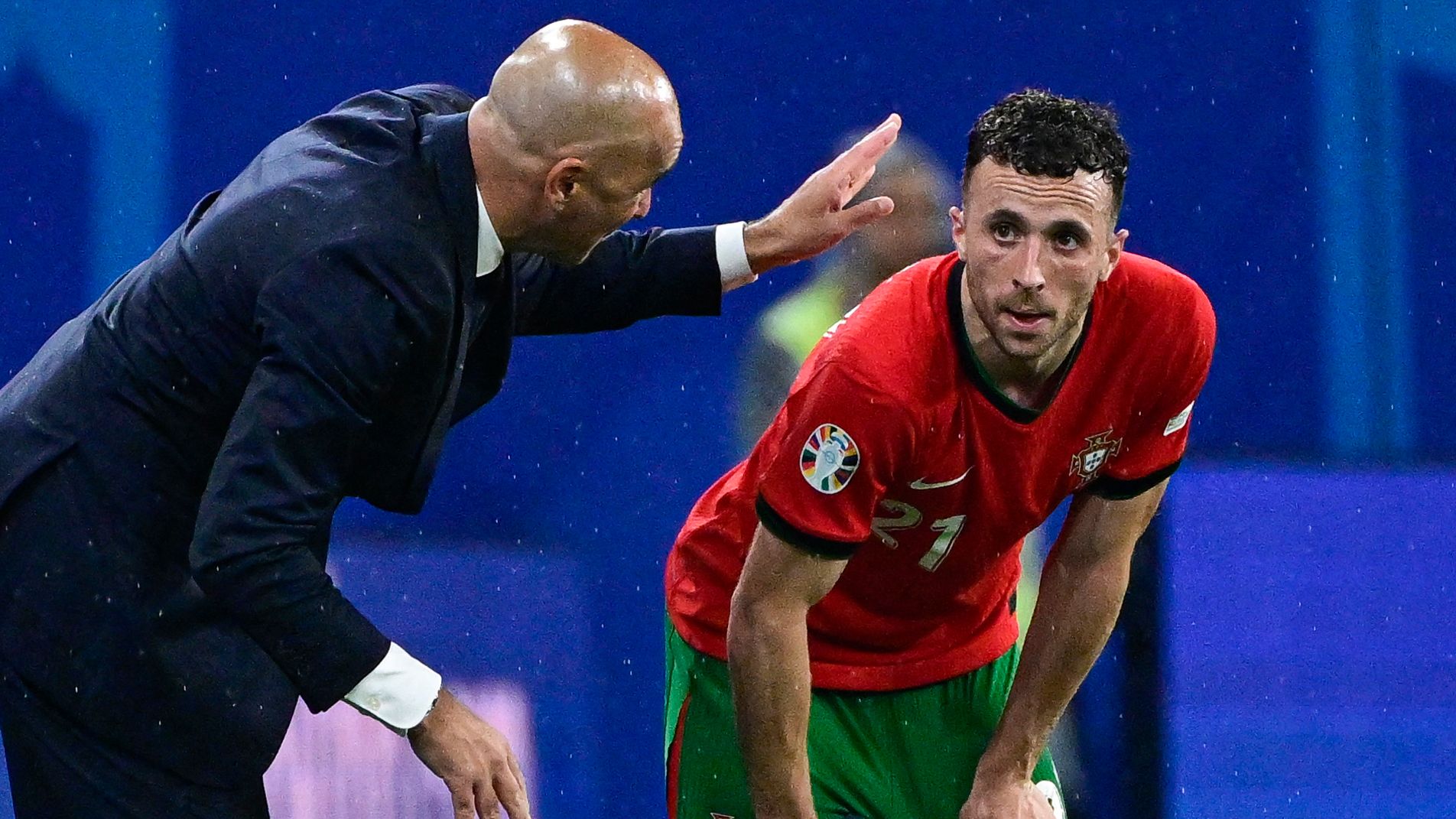 Portugal Manager Roberto Martinez Honours Memory by Presenting Diogo Jota's No. 21 Shirt to Close Friend Ruben Neves