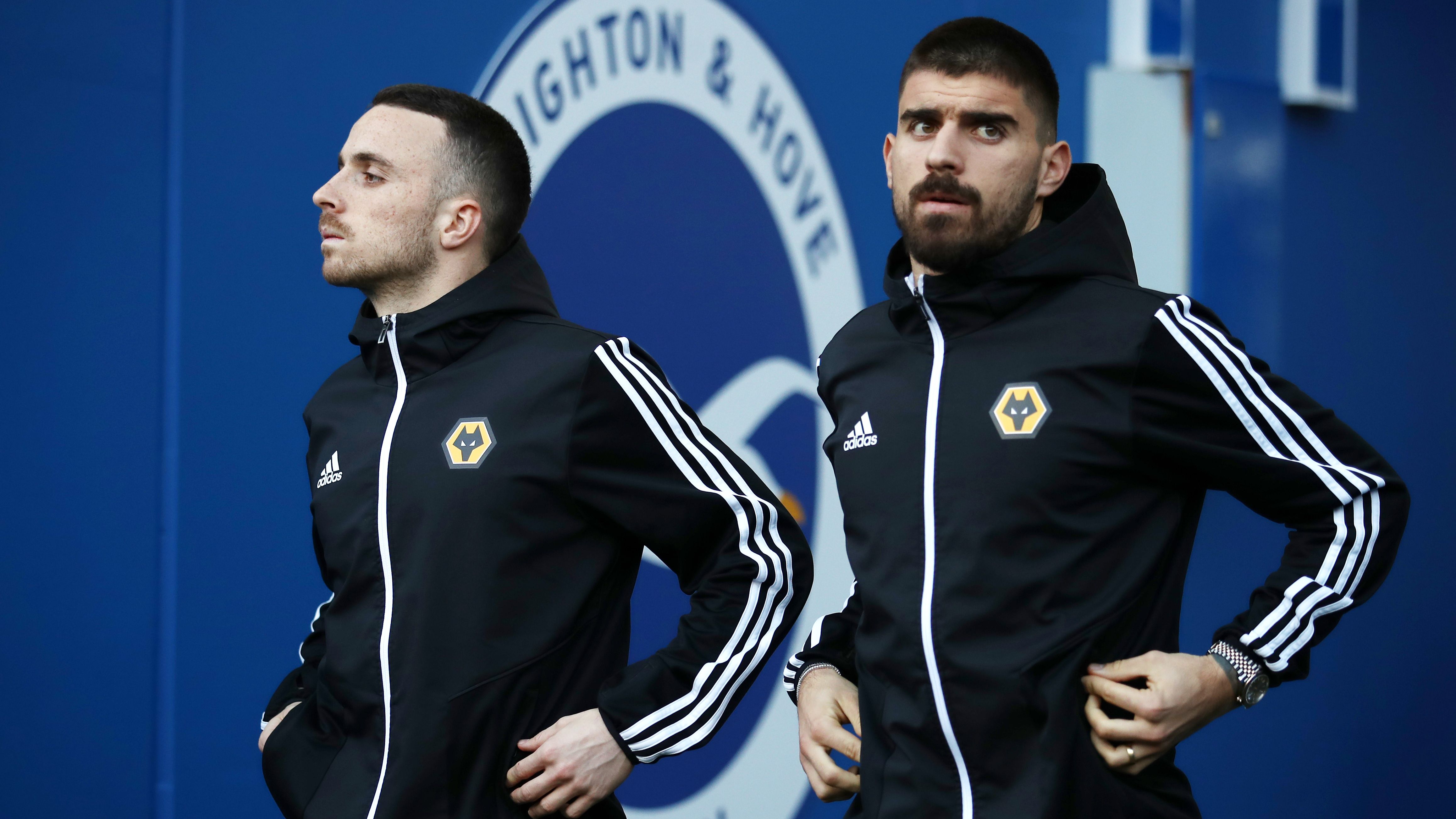 Portugal Manager Roberto Martinez Honours Memory by Presenting Diogo Jota's No. 21 Shirt to Close Friend Ruben Neves