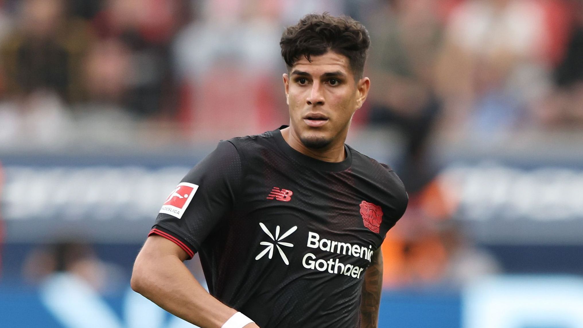 El Arsenal llega a un acuerdo con el Bayer Leverkusen para el traspaso de Piero Hincapie en una operación de préstamo con opción a compra por 52 millones de euros.