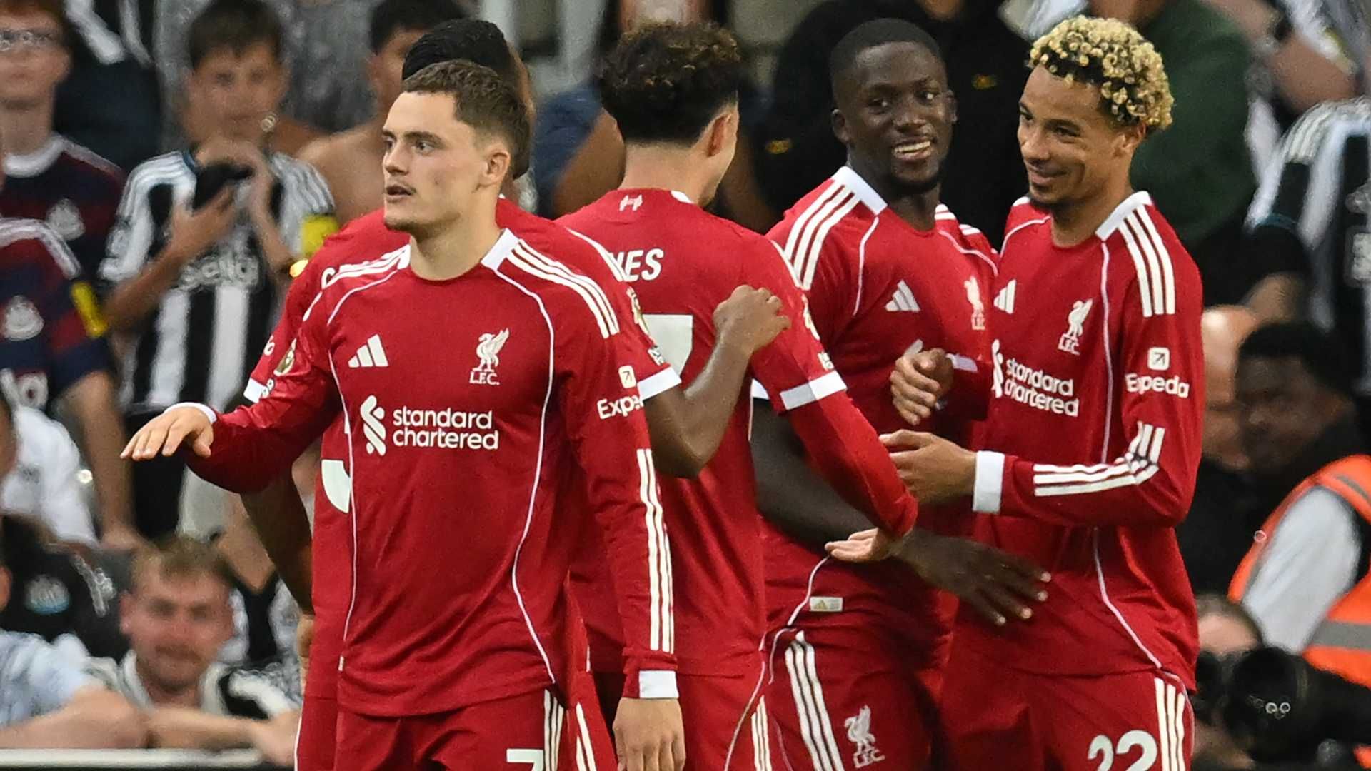 Former Manchester United Striker Robin van Persie Praises Fellow Dutchman Arne Slot and Liverpool for Their ‘Ultimate Form of Football