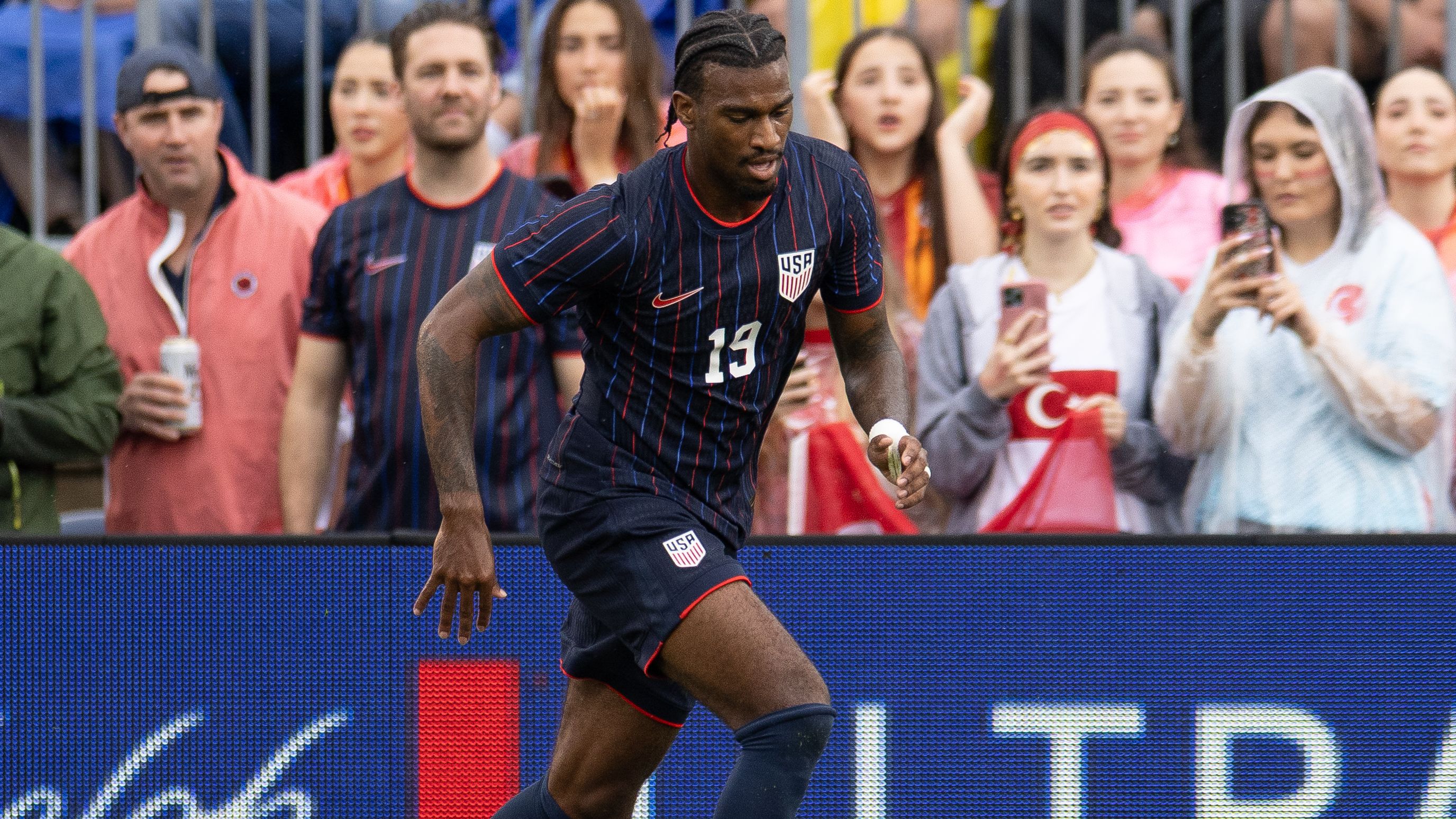 USMNT Striker Haji Wright Scores Fifth Goal of the Season for Coventry Against Oxford