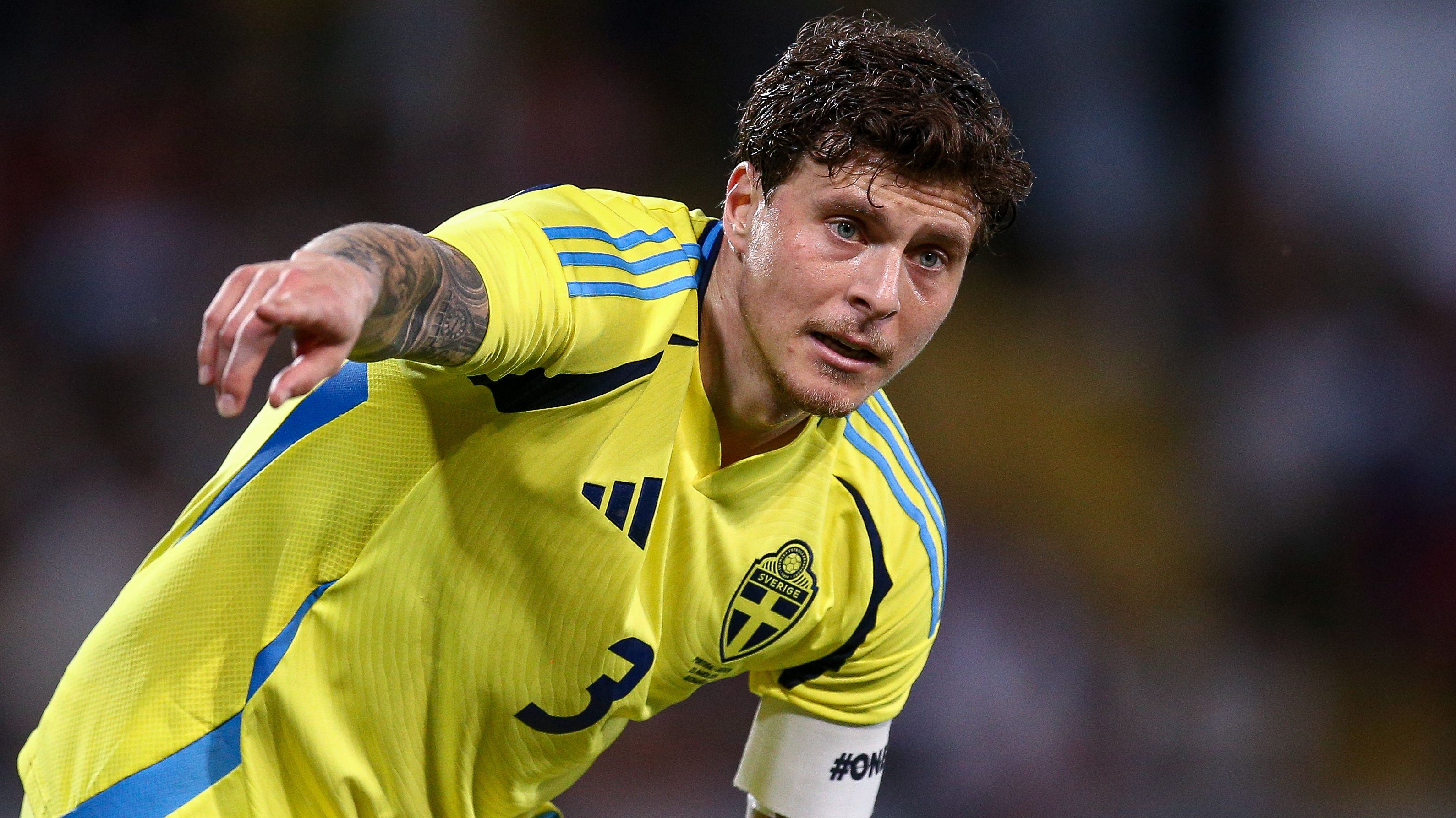 Victor Lindelof to join Man Utd's Premier League rivals! Aston Villa close in on free transfer for defender