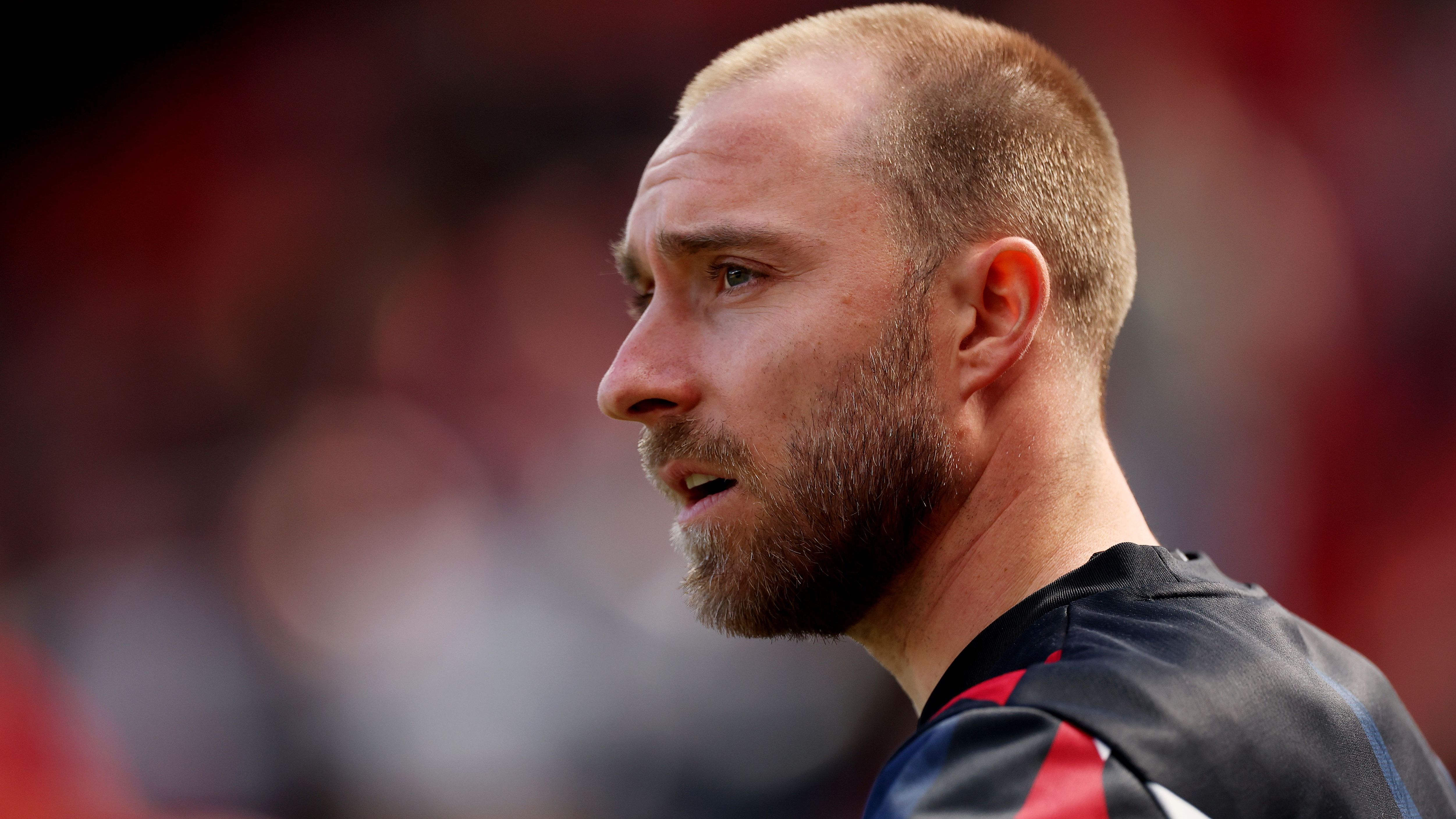 The Top 10 Premier Free Agents Available Outside Transfer Windows: Including Christian Eriksen and Alex Oxlade-Chamberlain