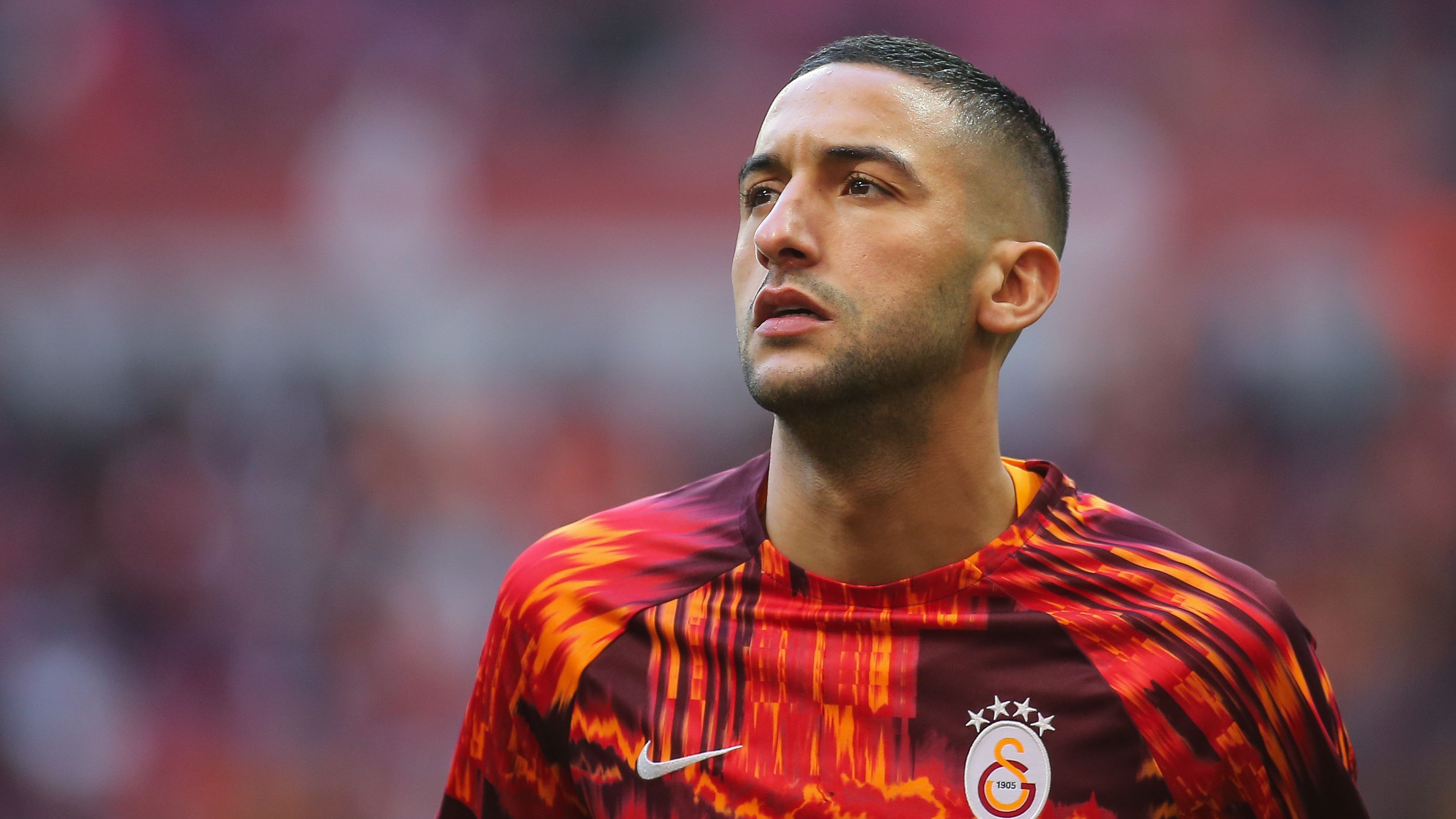 The Top 10 Premier Free Agents Available Outside Transfer Windows: Including Christian Eriksen and Alex Oxlade-Chamberlain