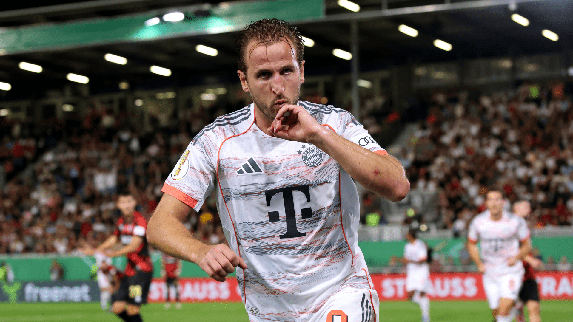 據報道，哈里凱恩 (Harry Kane) 願意接替羅伯特萊萬多夫斯基 (Robert Lewandowski) 執教巴塞隆納，這位拜仁慕尼黑前鋒將在 2026 年尋求新的機會