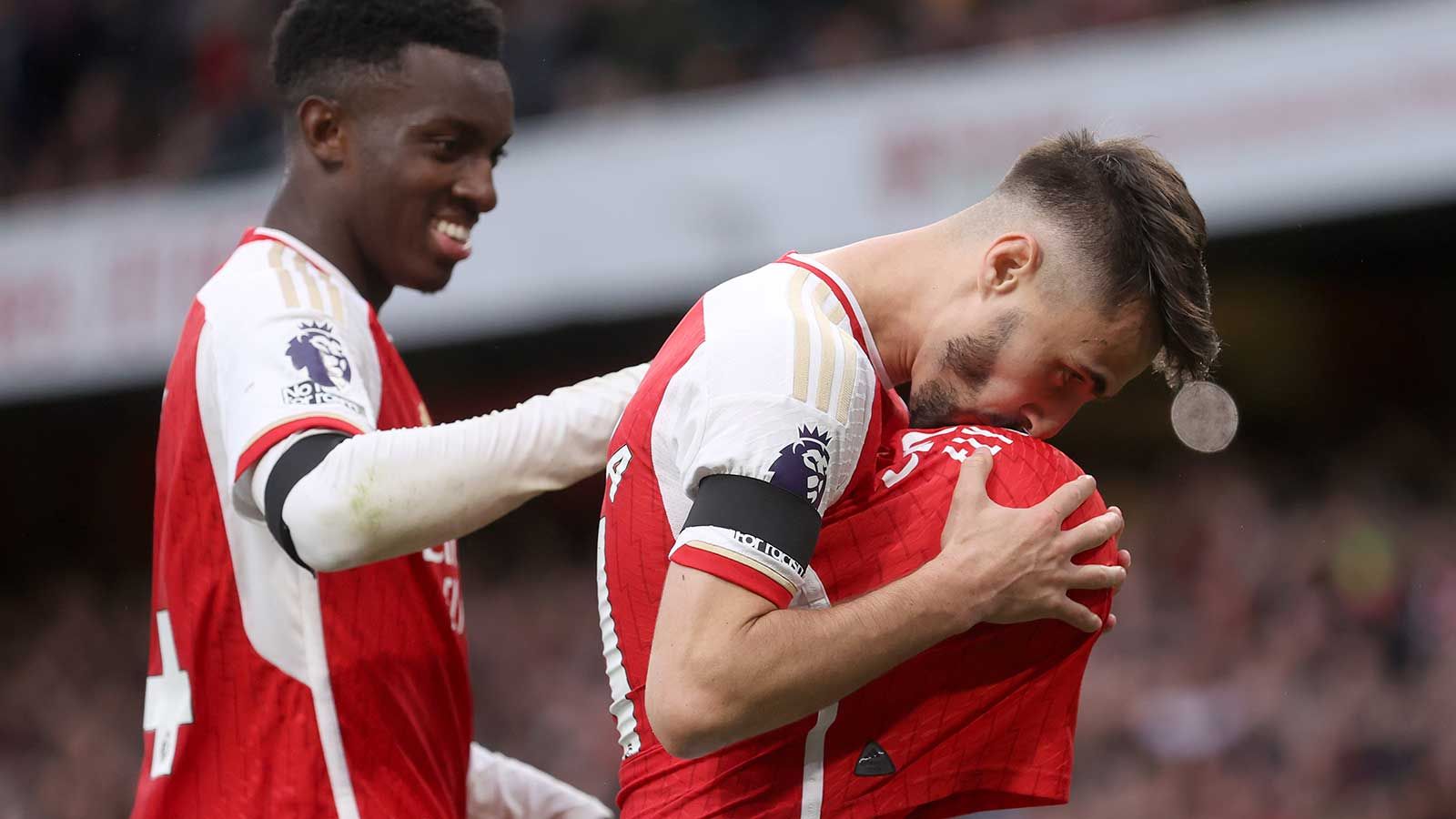 Arsenal Players Linked to Bundesliga Transfers as Hamburg Finalizes Permanent Deal and €20m Loan Agreement