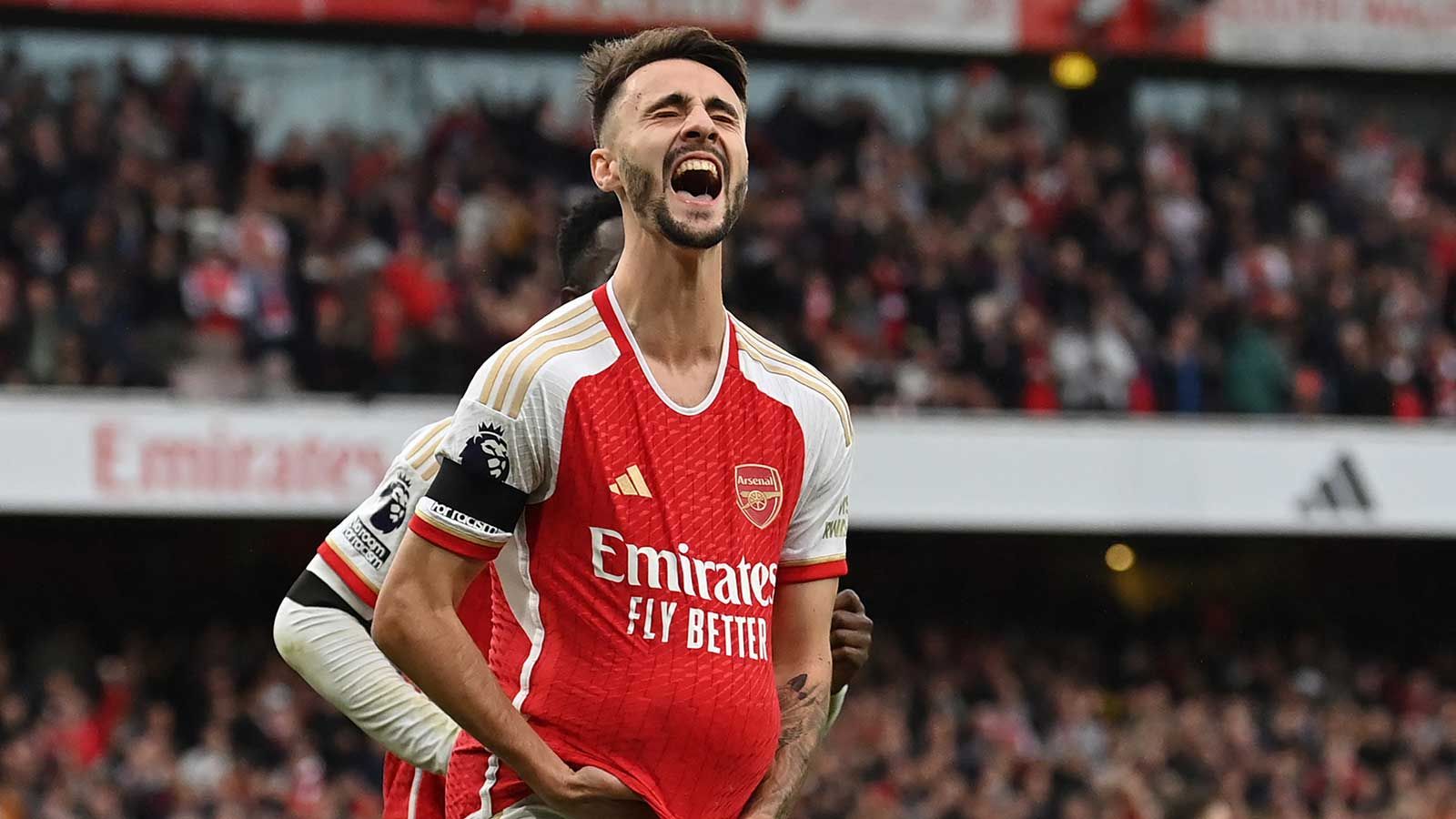 Arsenal Players Linked to Bundesliga Transfers as Hamburg Finalizes Permanent Deal and €20m Loan Agreement