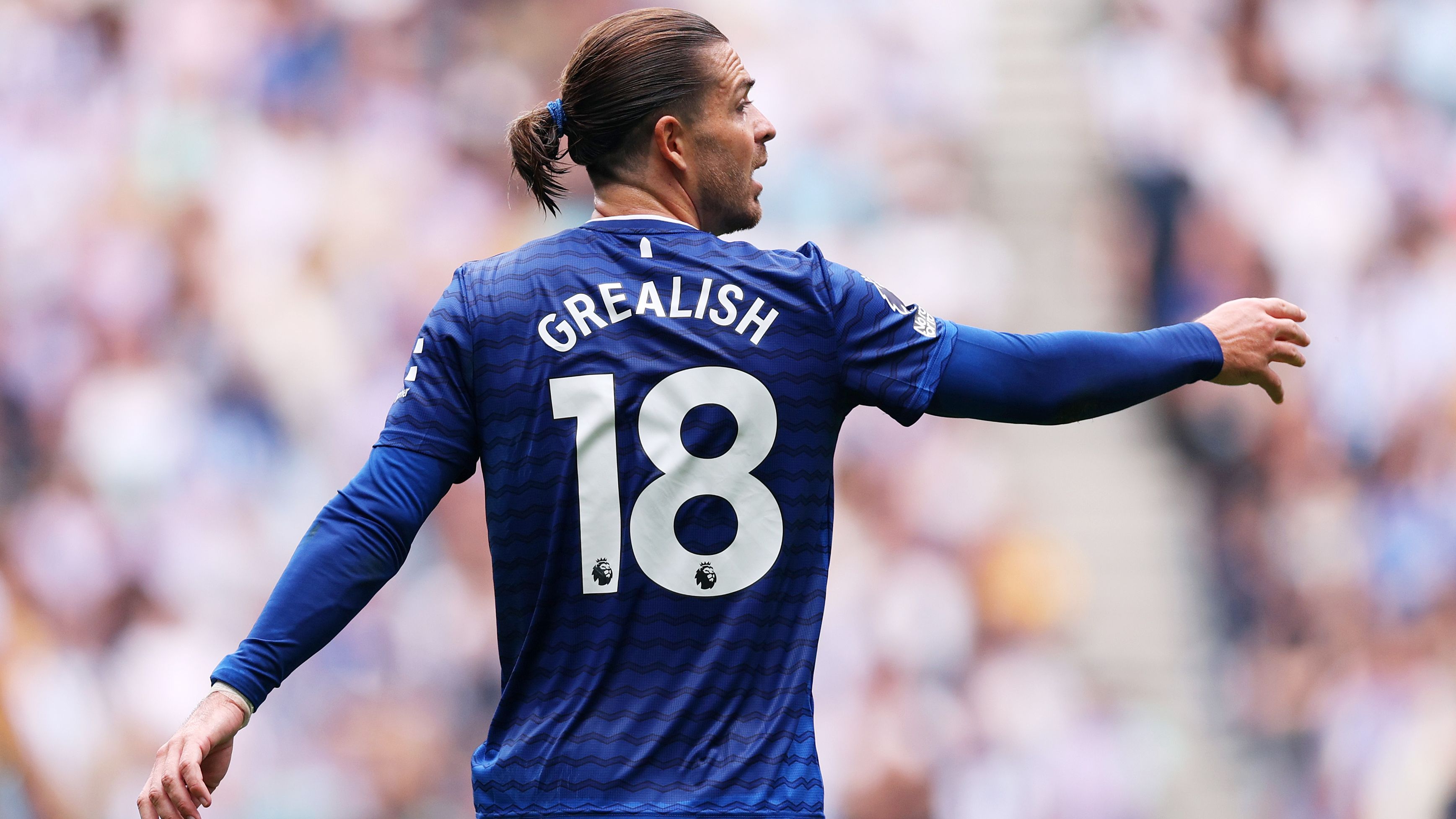 Jack Grealish celebra su traspaso al Everton con una larga actuación en Suecia, cautivando a los aficionados.