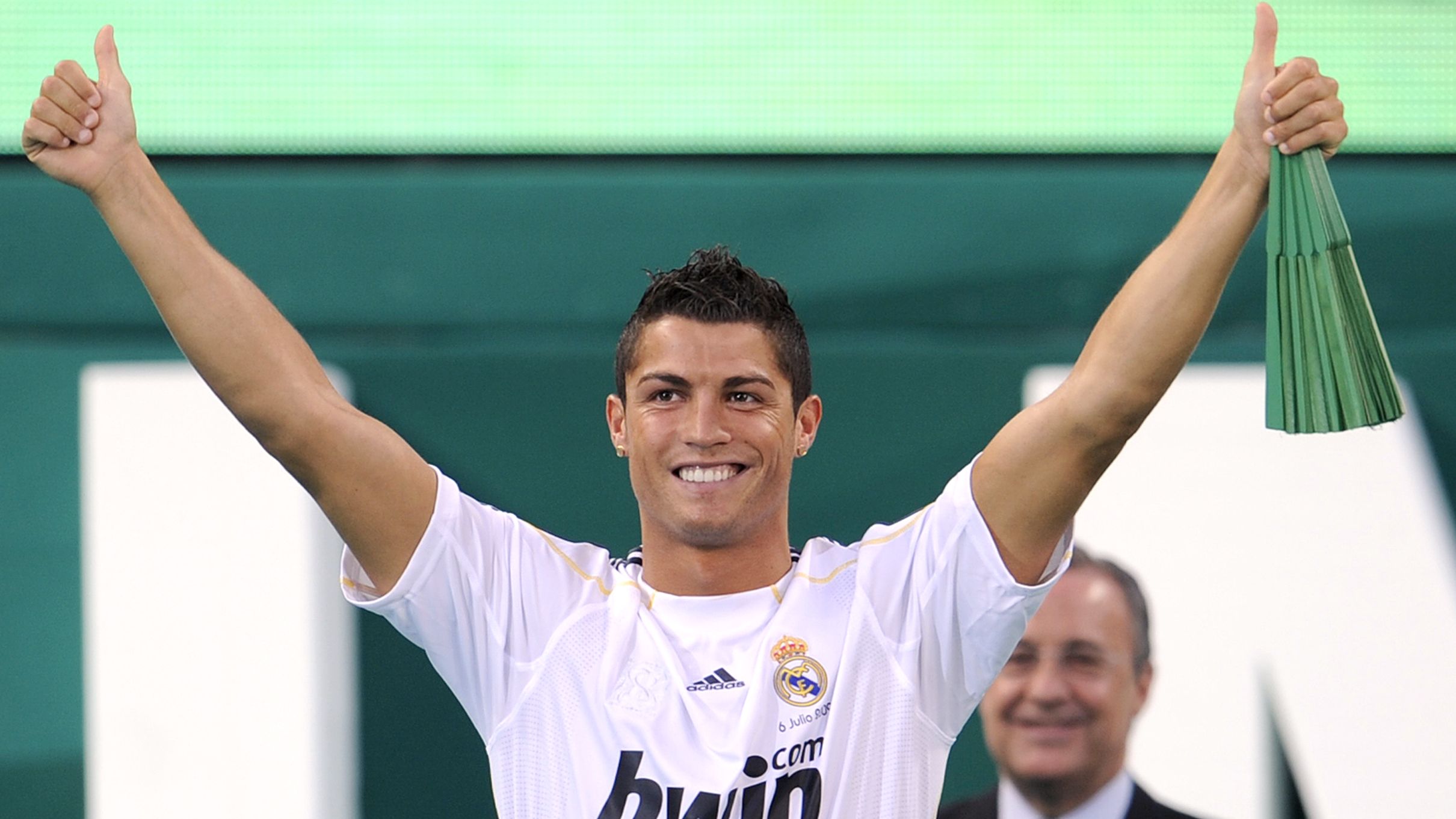 Ranking the Most Extravagant Single-Club Transfer Windows in Football History: Liverpool's £450m Investment, PSG's Record-Breaking Summer, and Real Madrid's Galacticos