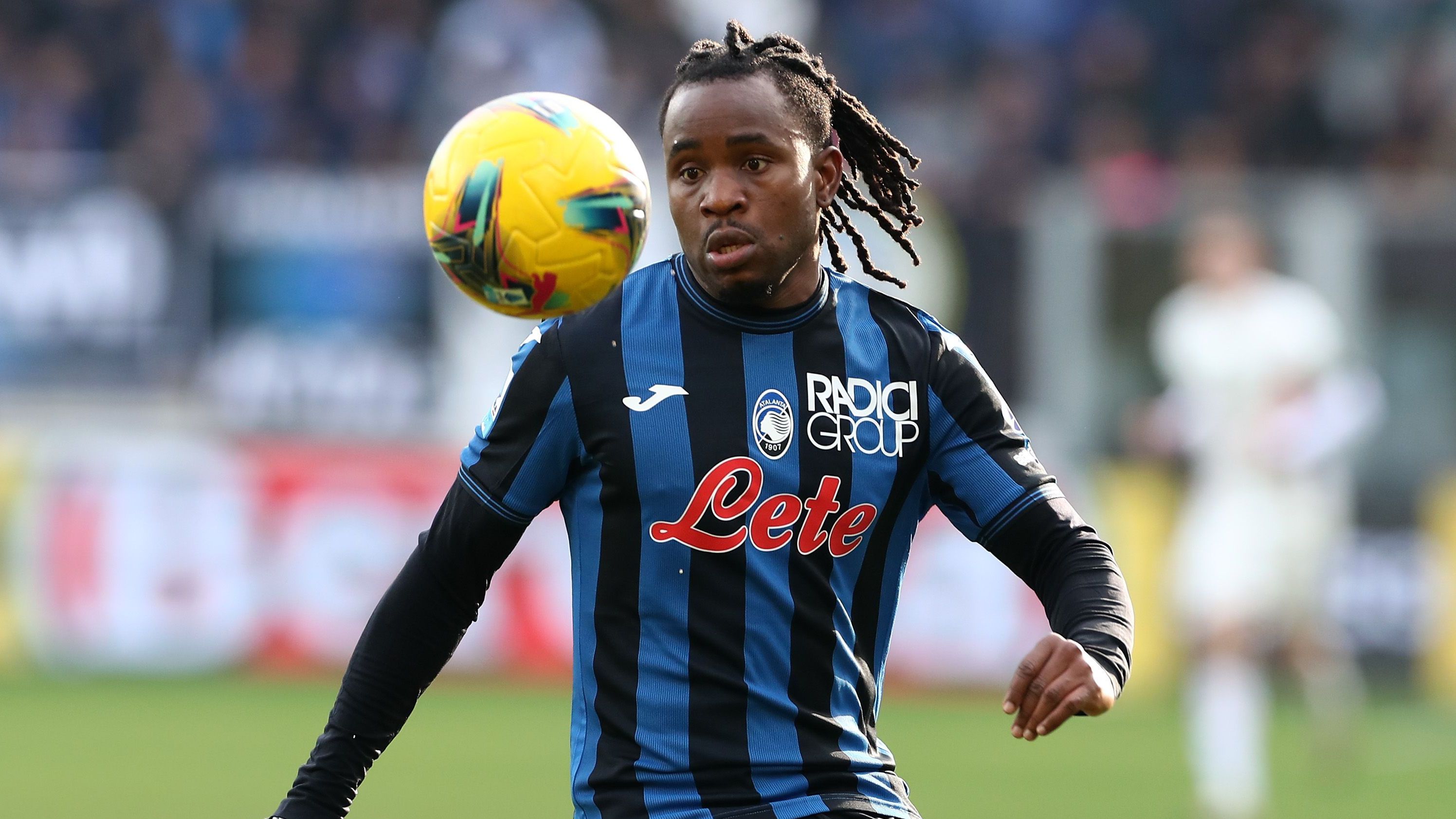 Ademola Lookman Ignites Intense Transfer Rivalry Between Galatasaray and Fenerbahce as Atalanta Maintains €50 Million Valuation