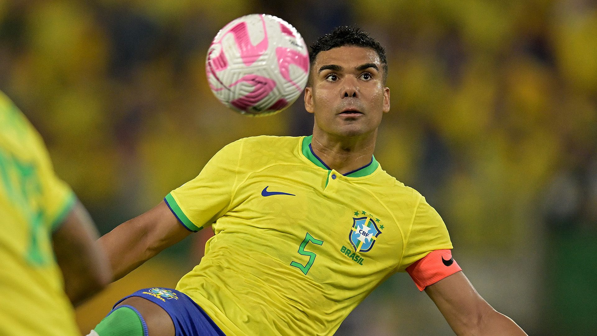 Reasons Behind Casemiro's Rejection of Al-Nassr Transfer and Decision to Stay at Manchester United – Exclusive Insights