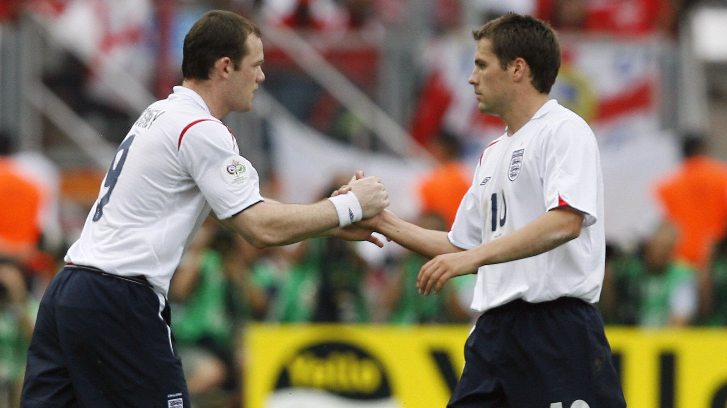 Michael Owen Asserts Superiority Over Wayne Rooney in Striker Comparison Debate