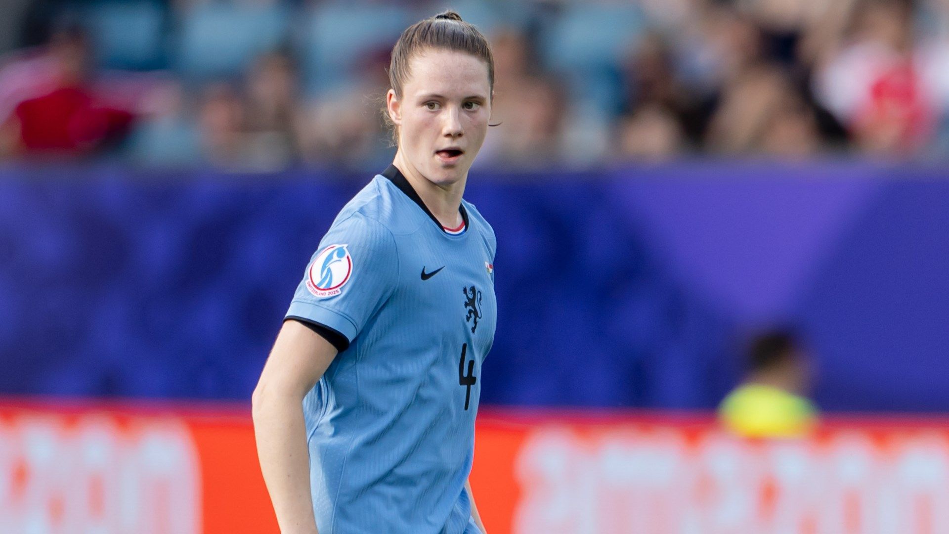 Veerle Buurman: Chelsea's Promising Dutch Talent Vying with Millie Bright and Naomi Girma for Playing Time
