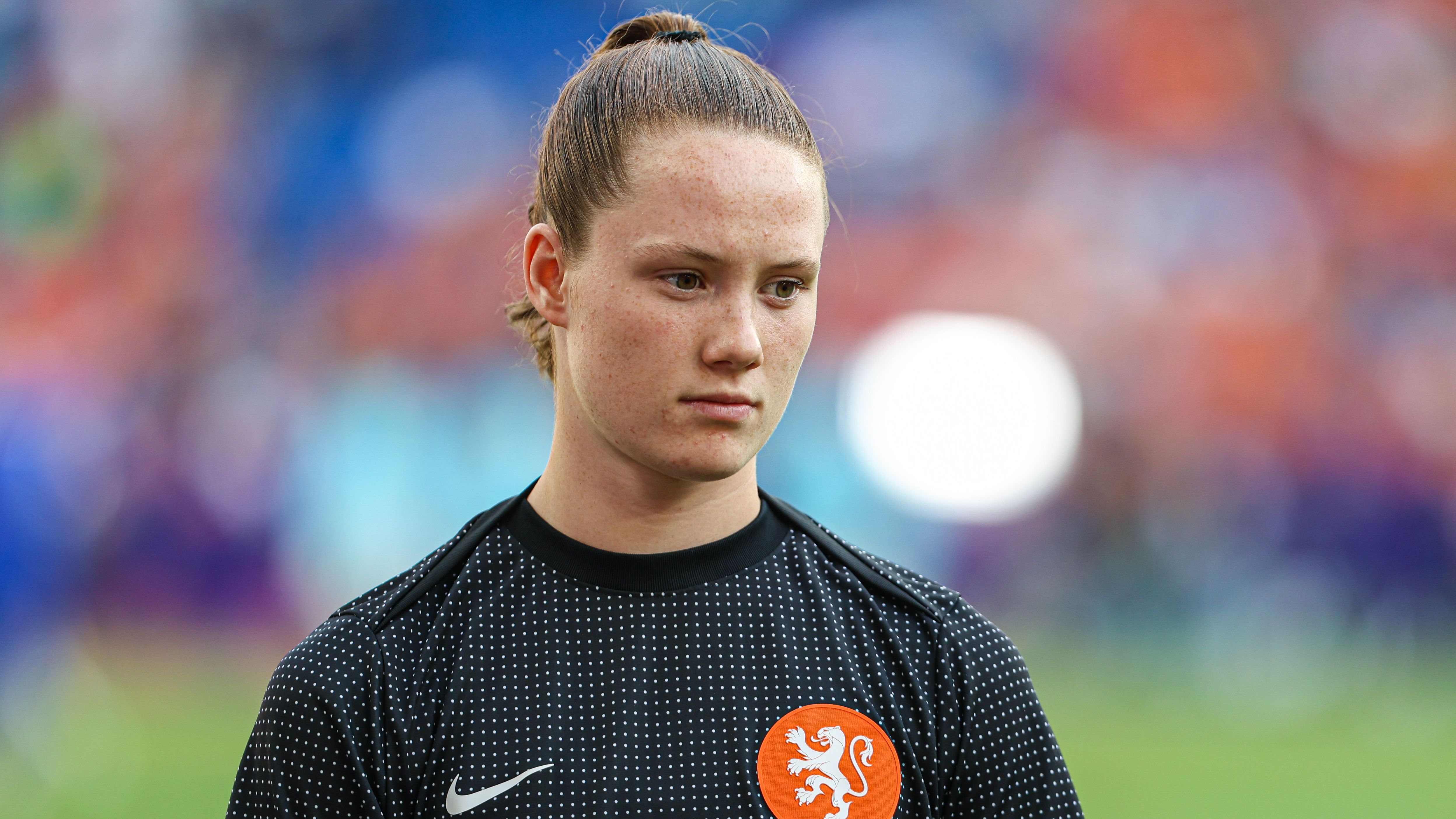 Veerle Buurman: Chelsea's Promising Dutch Talent Vying with Millie Bright and Naomi Girma for Playing Time